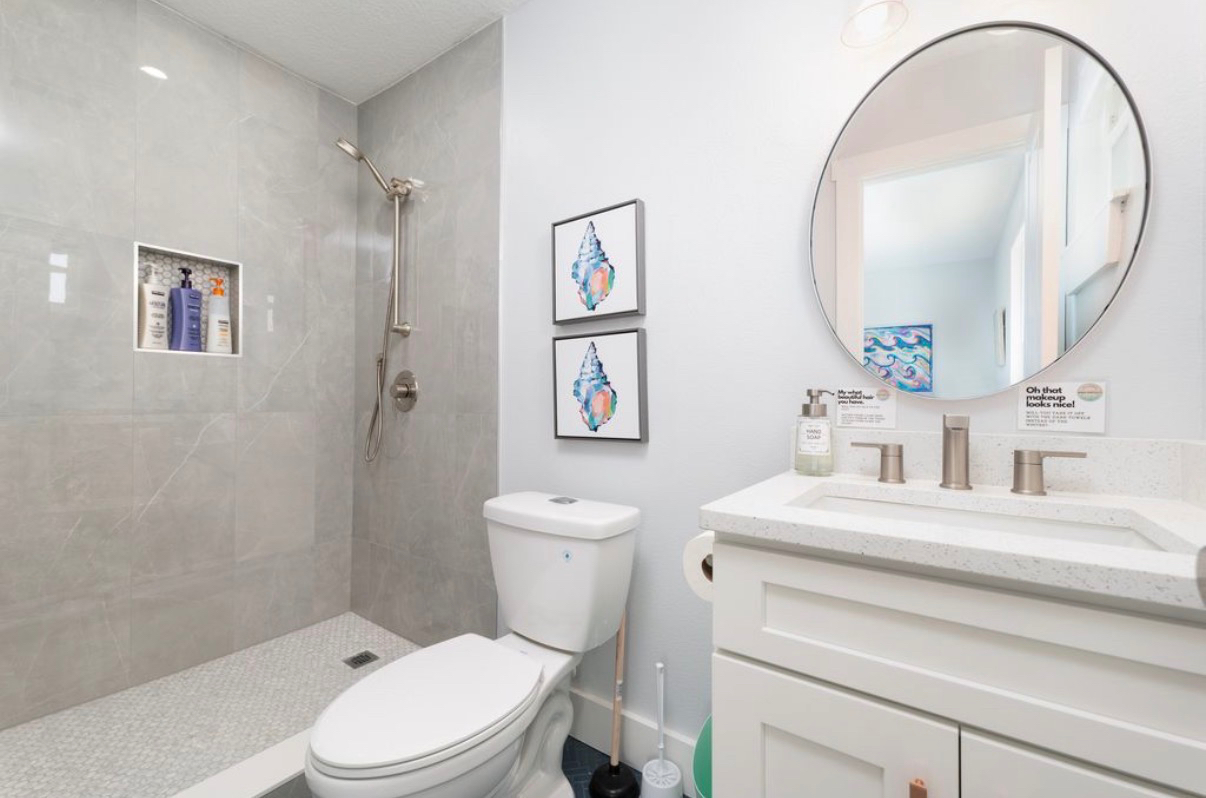 Furnished 2BR/2BA Upstairs Unit Steps from Neptune Beach - Photo 10