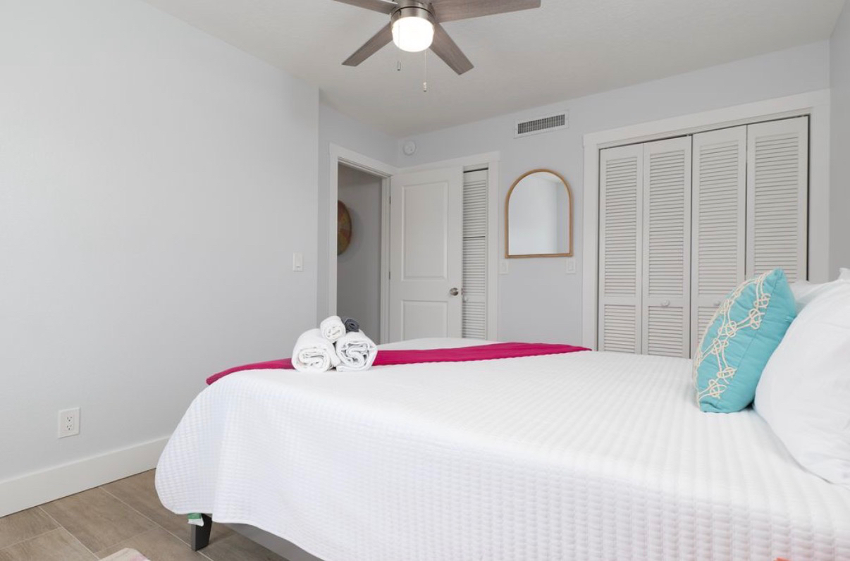 Furnished 2BR/2BA Upstairs Unit Steps from Neptune Beach - Photo 12