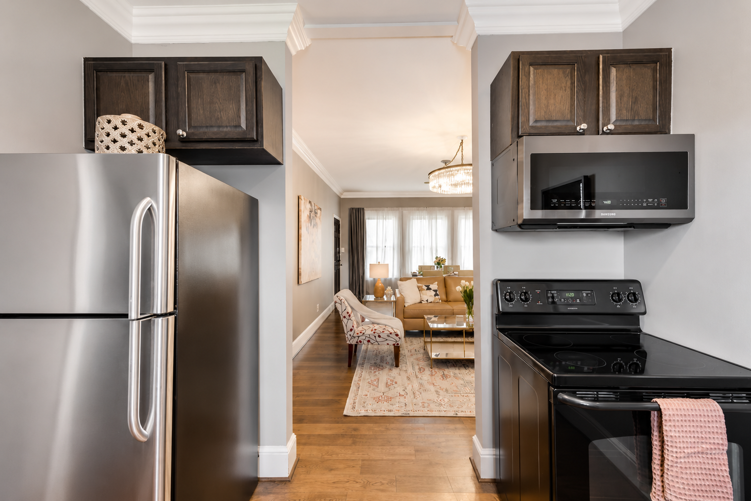 Lovely 1BR Condo on Historic Swiss Avenue - Photo 10