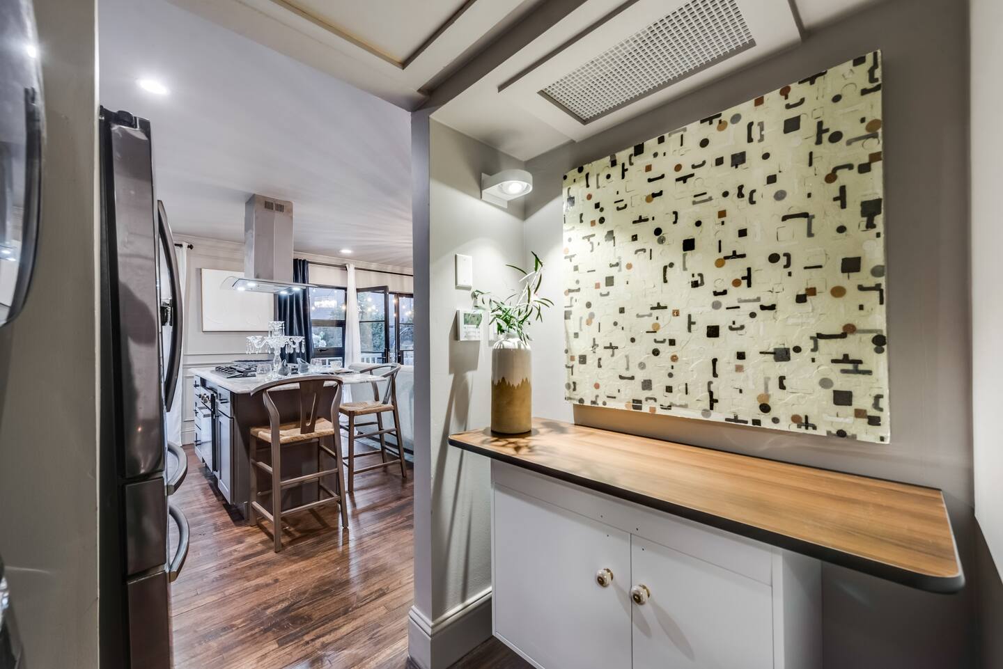 Lovely One-Bedroom with Private Patio - Photo 9