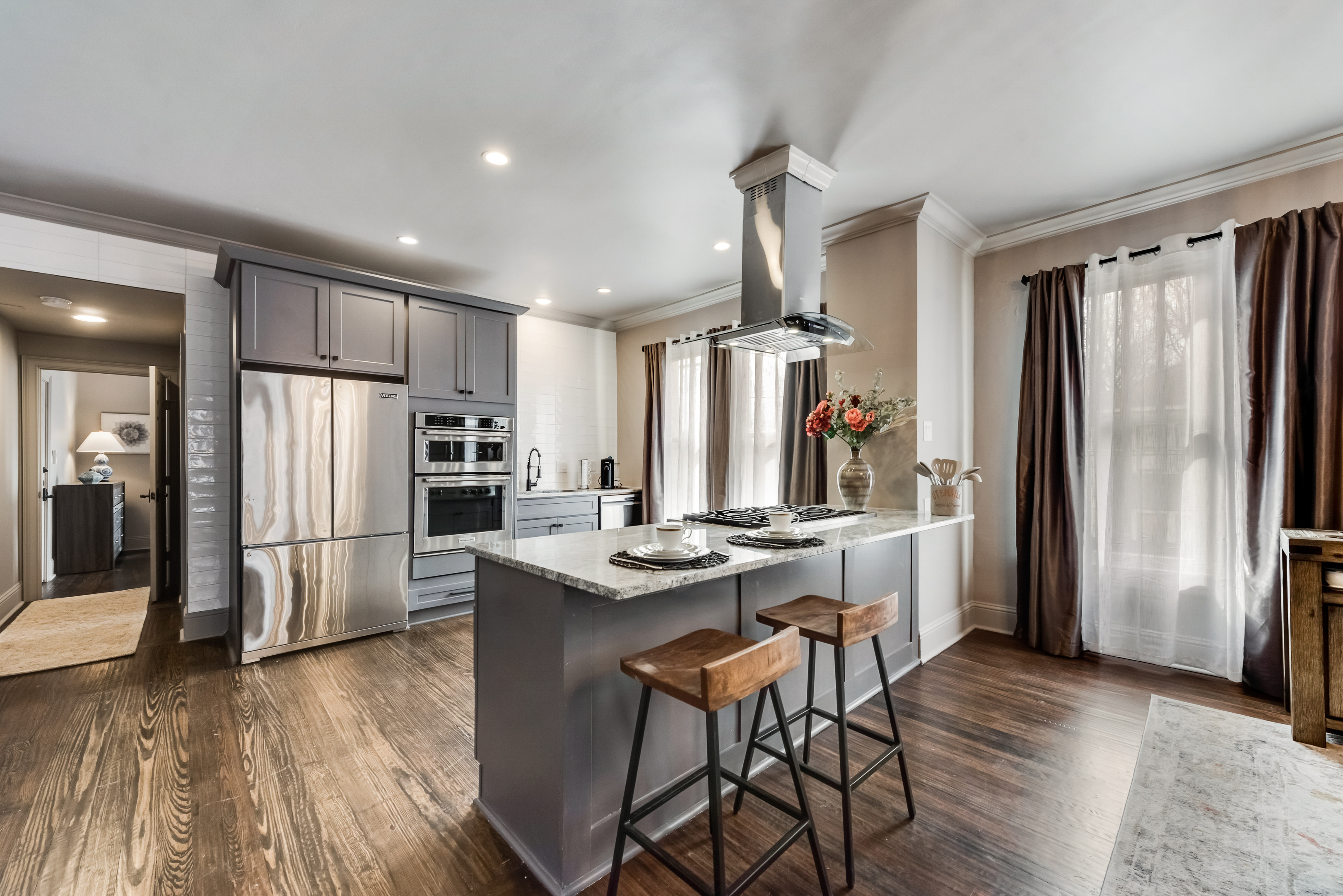 Modern 2BR Haven | Relax & Recharge - Photo 3