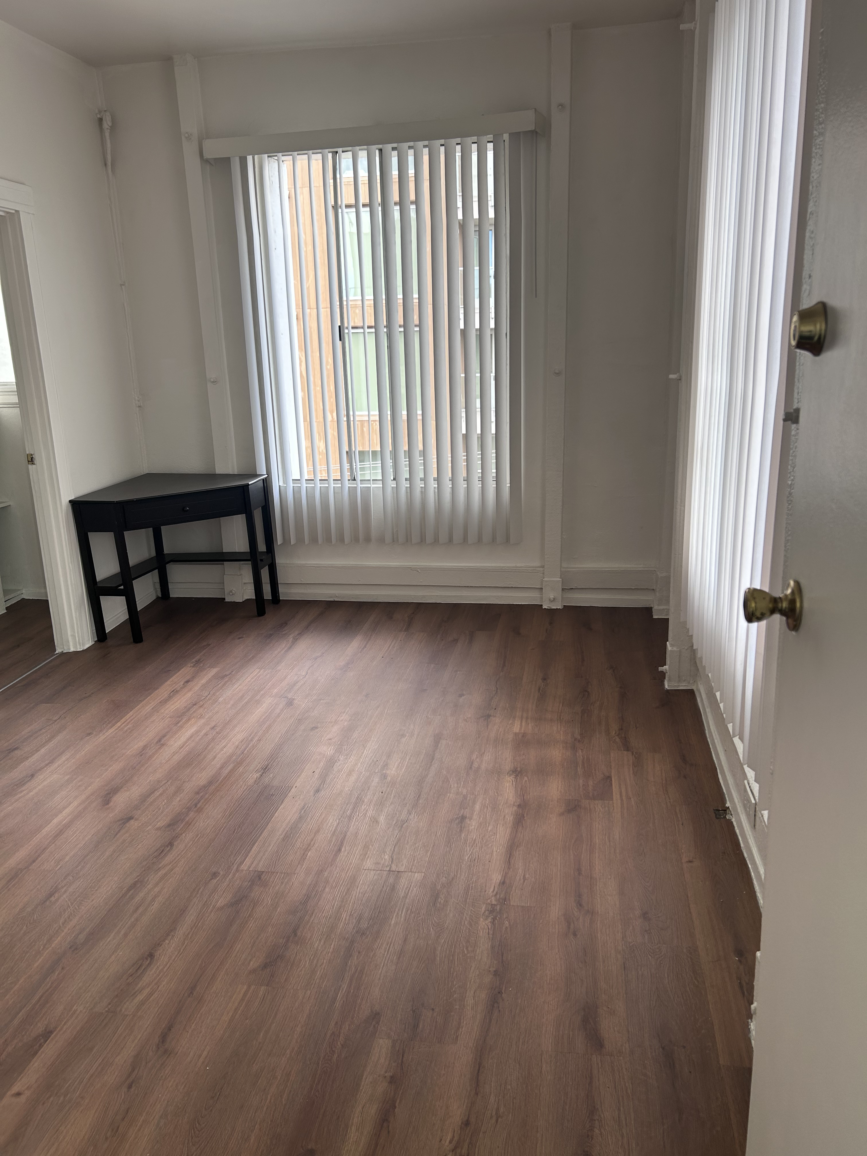 Charming Downtown Studio With Private Bath And Parking Options - Photo 3