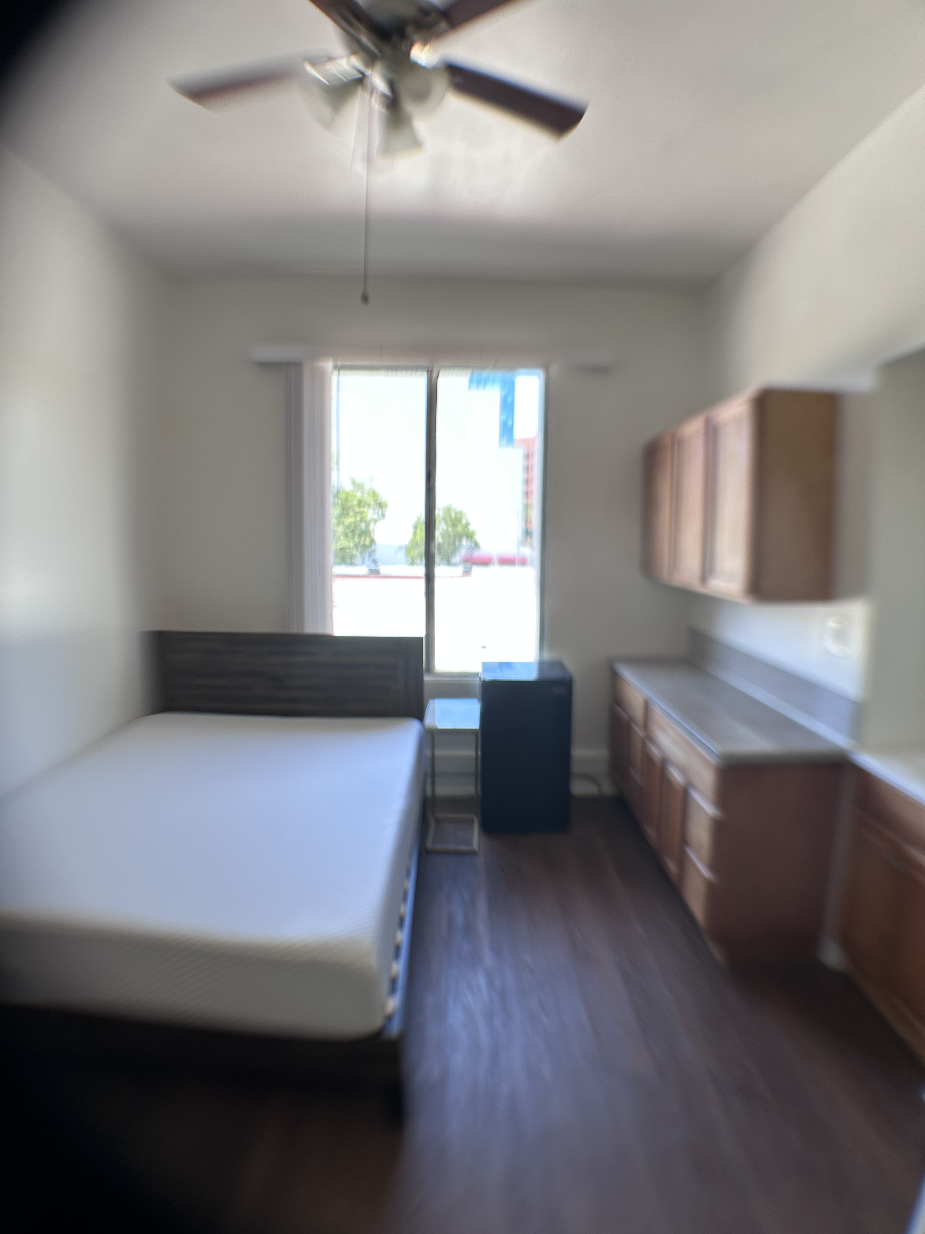 Charming Downtown Studio With Private Bath And Parking Options - Photo 5