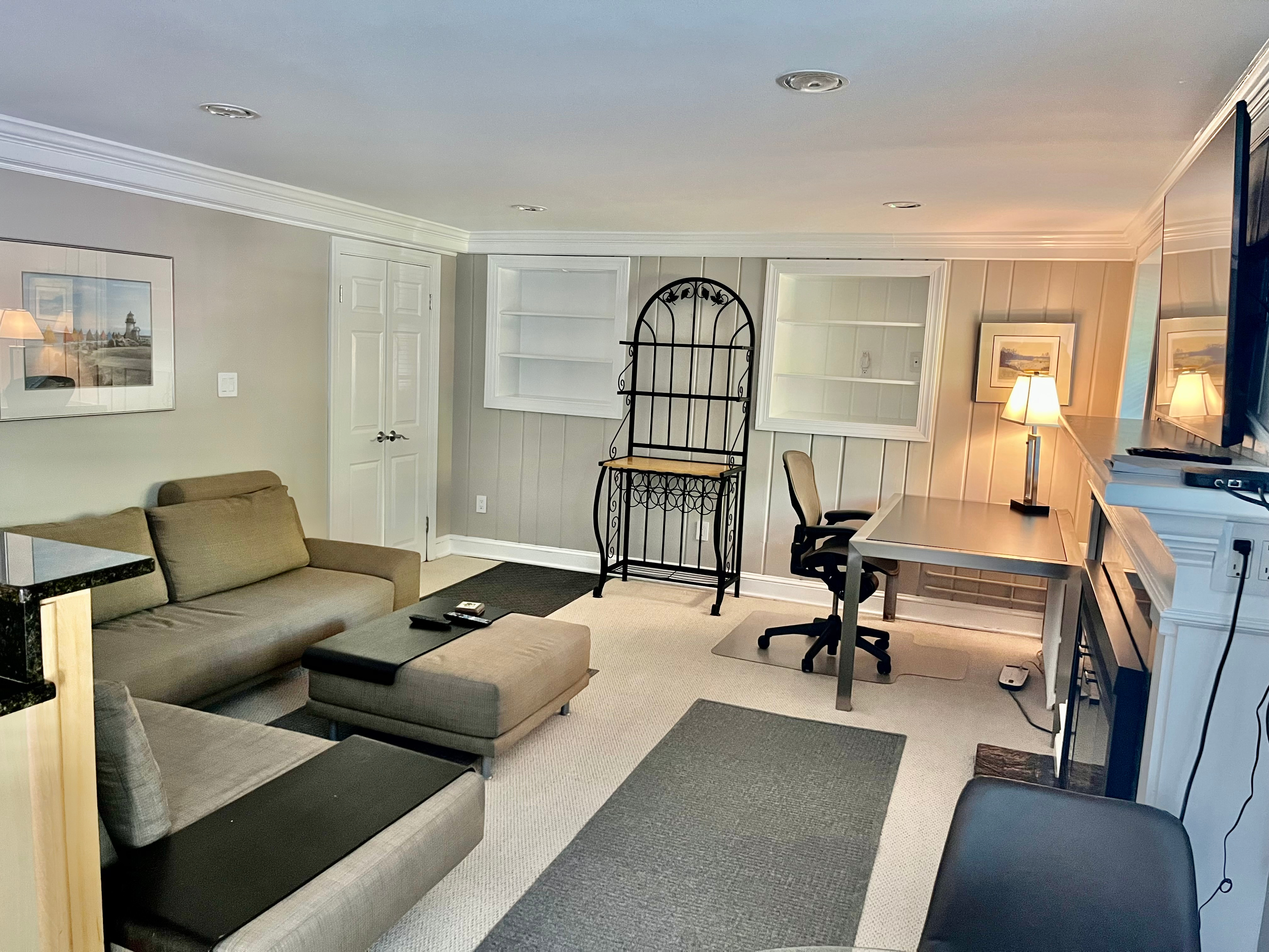 One Bedroom 3 to 12 Months Lease, PATIO, PARKING, FREE UTILITIES, WI-FI - Photo 5