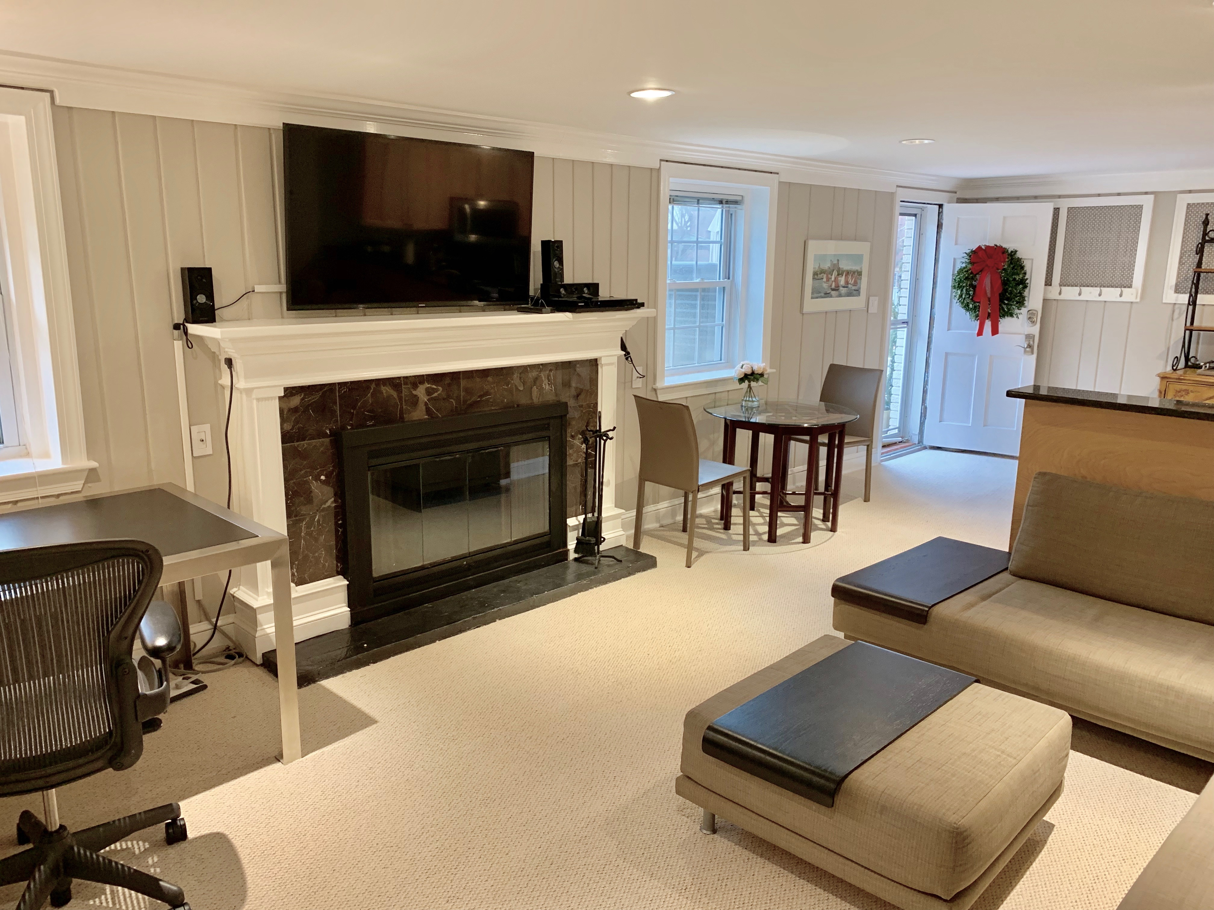 One Bedroom 3 to 12 Months Lease, PATIO, PARKING, FREE UTILITIES, WI-FI - Photo 4
