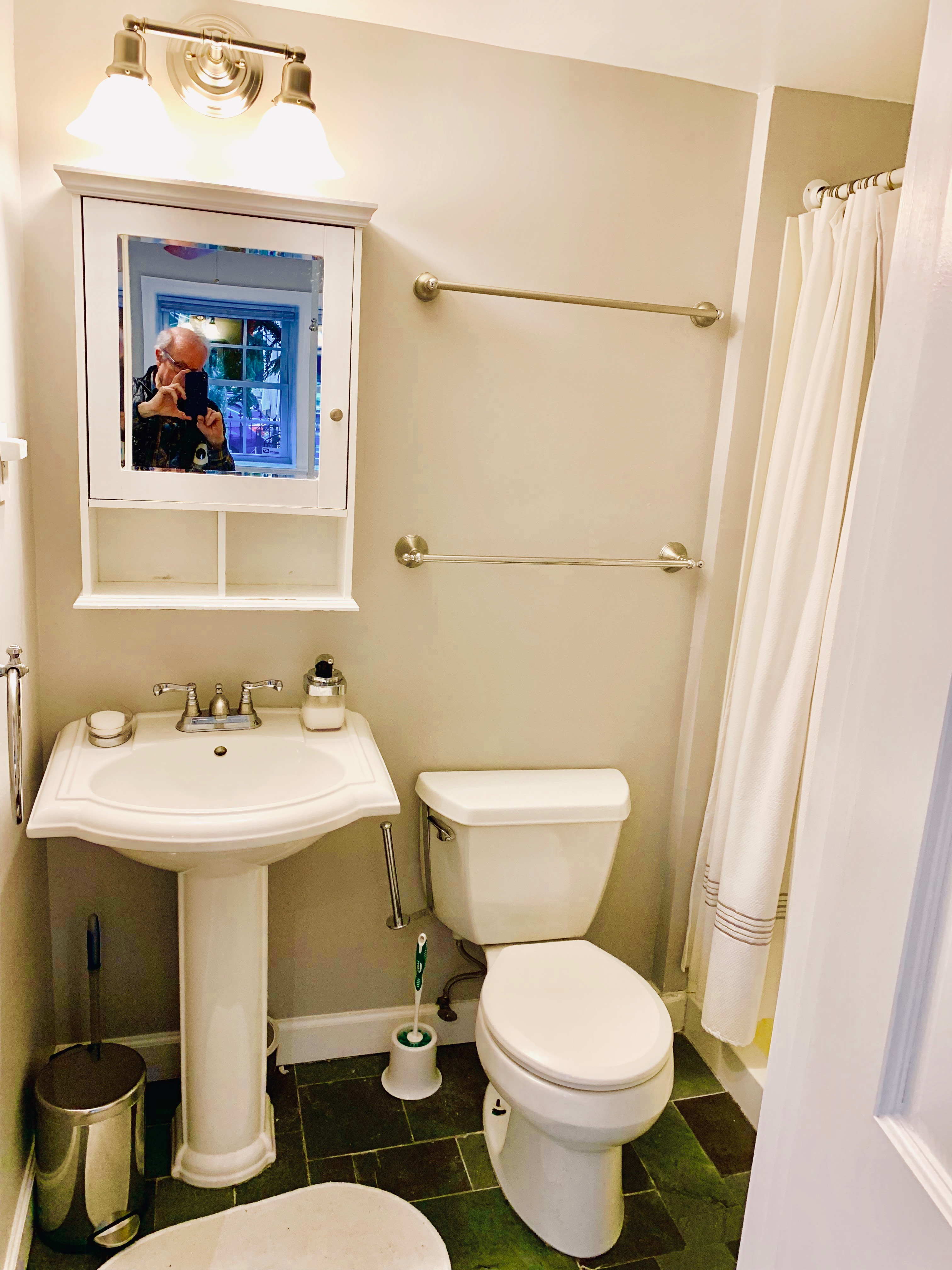 One Bedroom 3 to 12 Months Lease, PATIO, PARKING, FREE UTILITIES, WI-FI - Photo 12