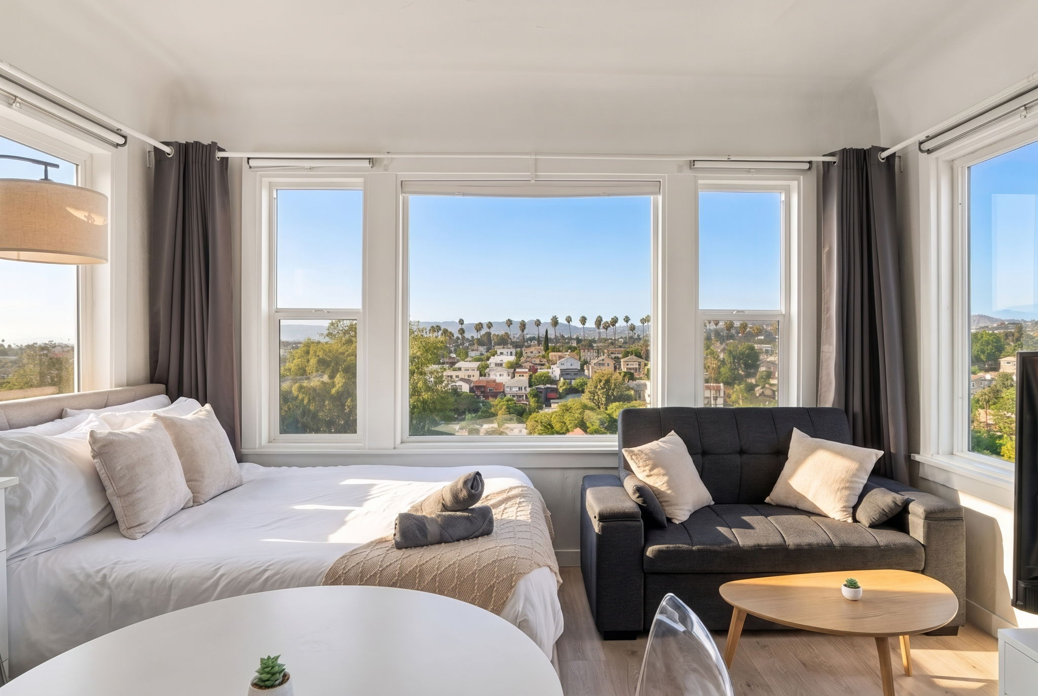 Echo Park Studio with a view near Dodger Stadium - Photo 4
