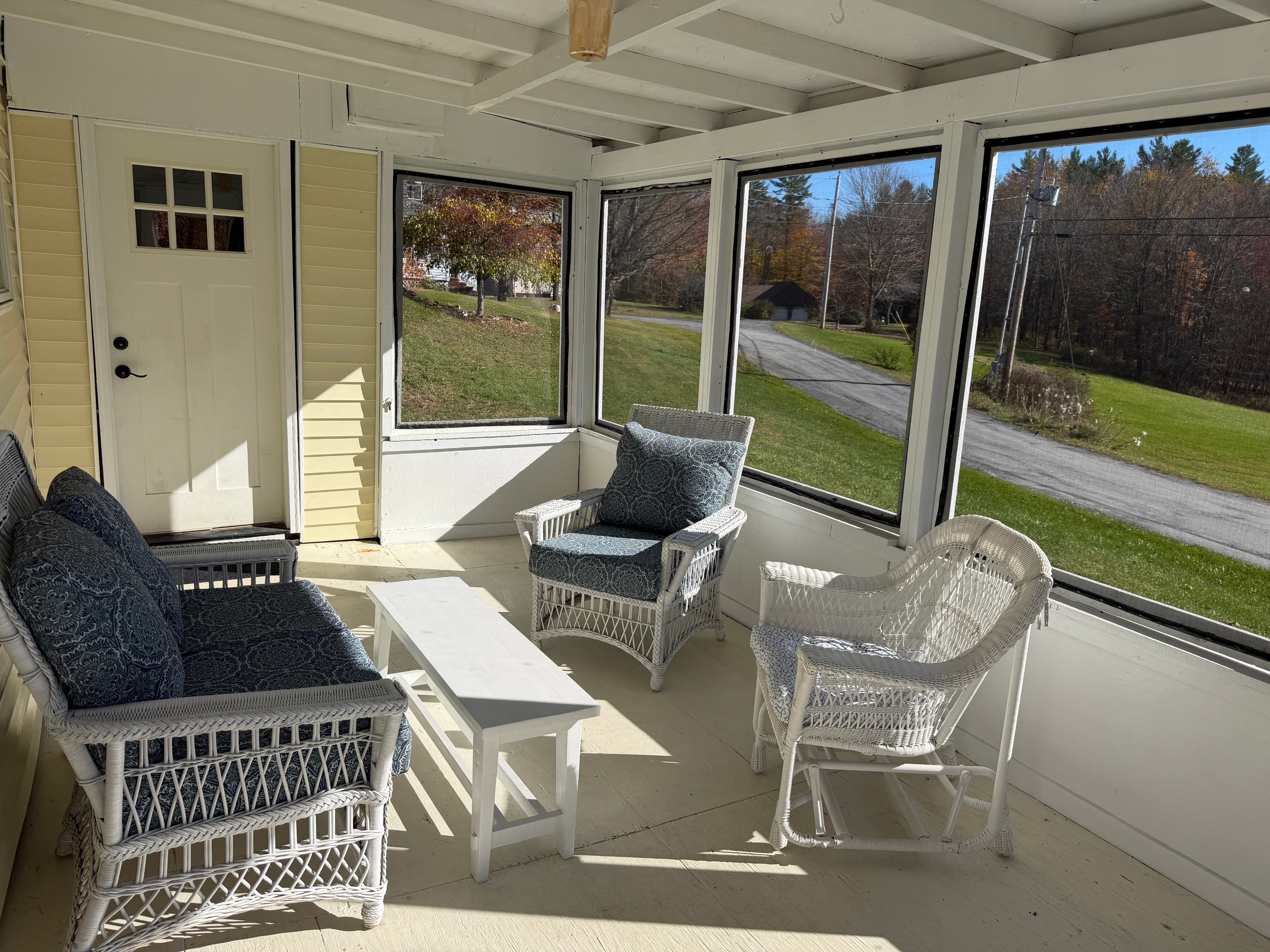 Rustic house with mountain views conveniently located to skiing, hiking. biking and other activities - Photo 3