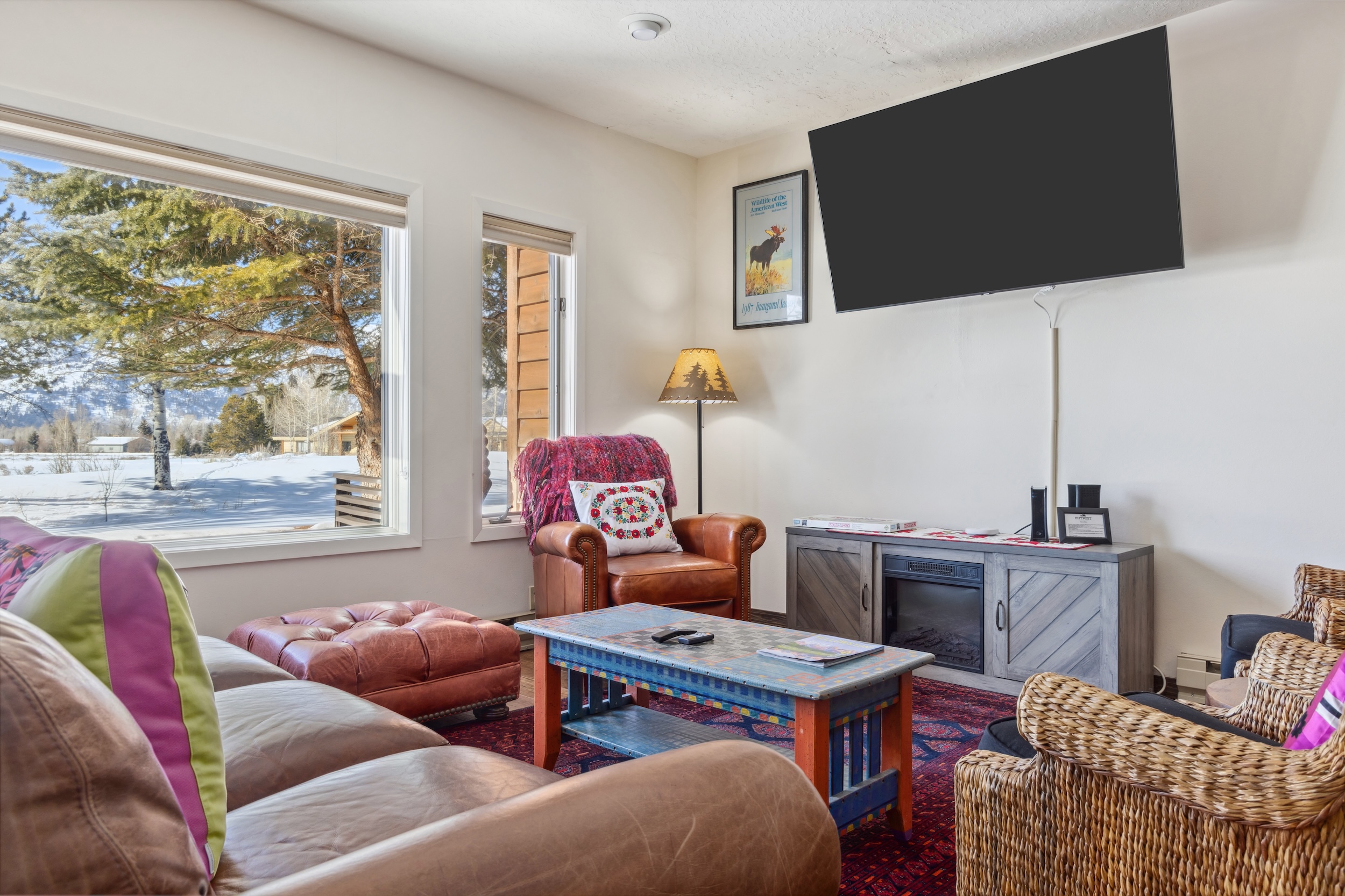 Jackson Hole Furnished 3BR/3.5BA Townhome | Teton Views, 15 Min to Downtown & St. Johns Health - Photo 2