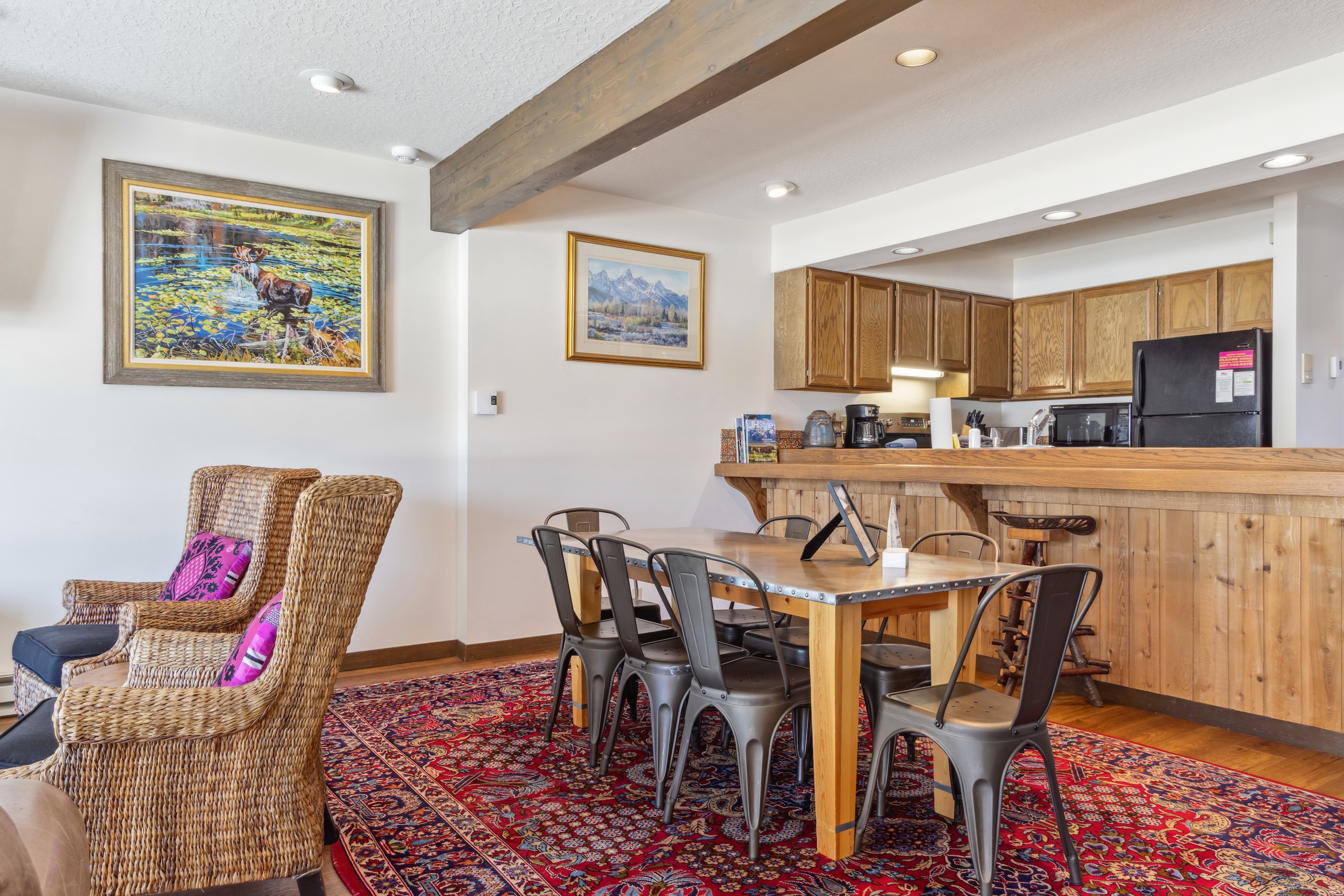 Jackson Hole Furnished 3BR/3.5BA Townhome | Teton Views, 15 Min to Downtown & St. Johns Health - Photo 6