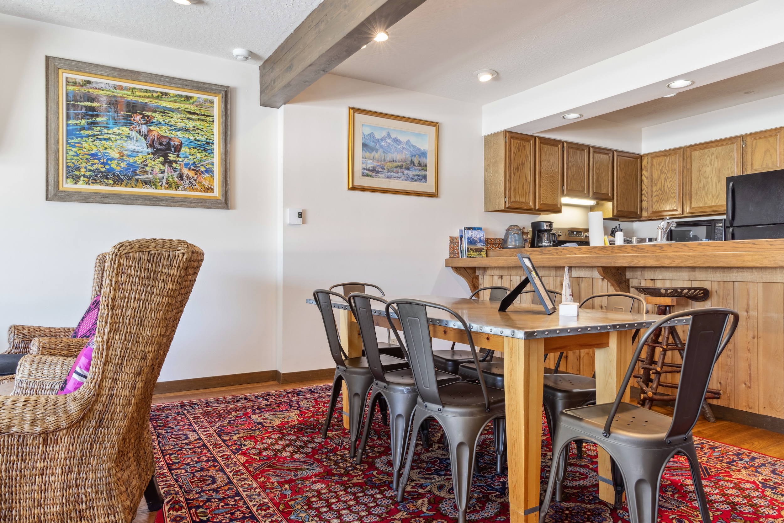 Jackson Hole Furnished 3BR/3.5BA Townhome | Teton Views, 15 Min to Downtown & St. Johns Health - Photo 4