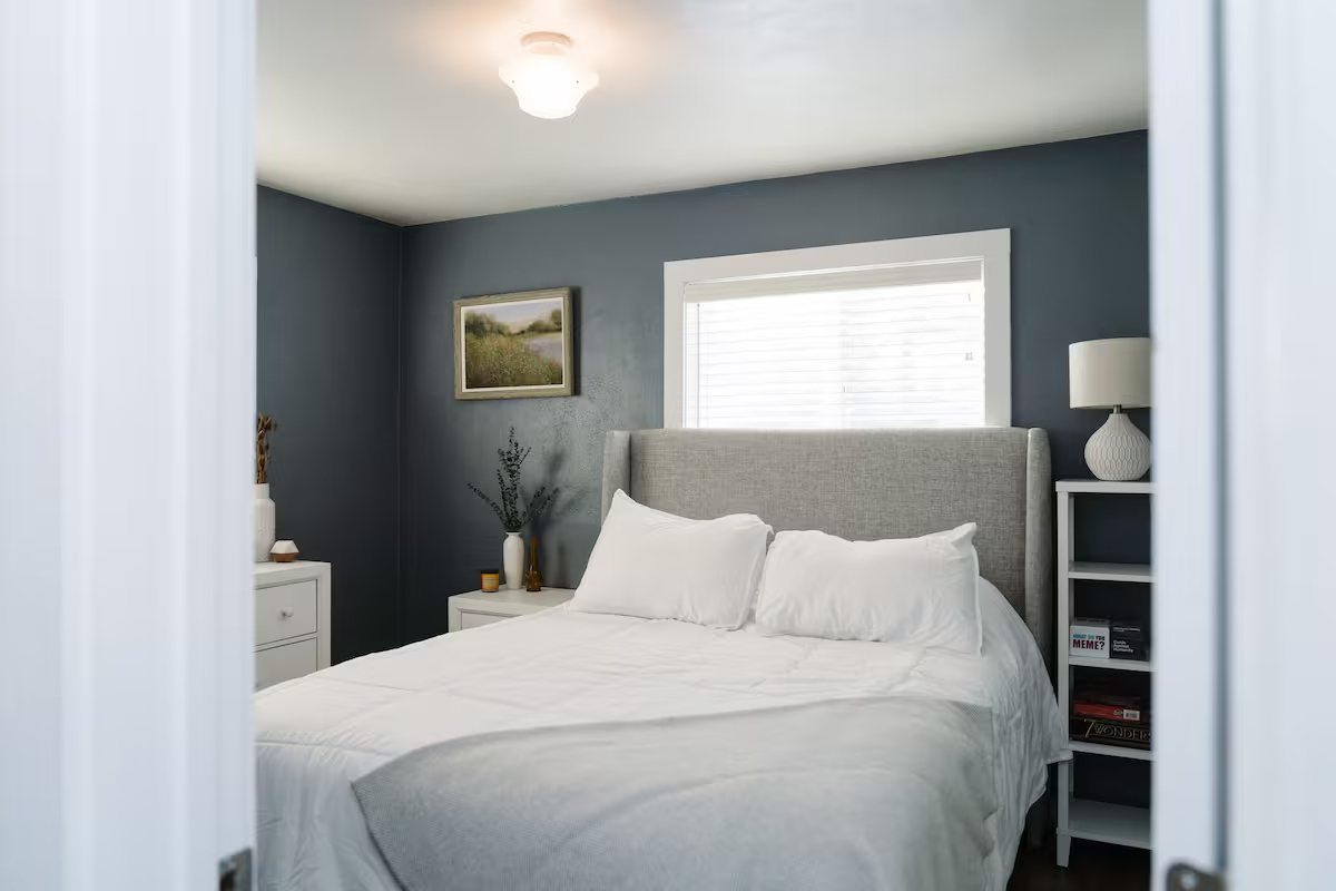 Updated 2BR Home | Walk to Downtown | 1 Mile to Hospital - Photo 4
