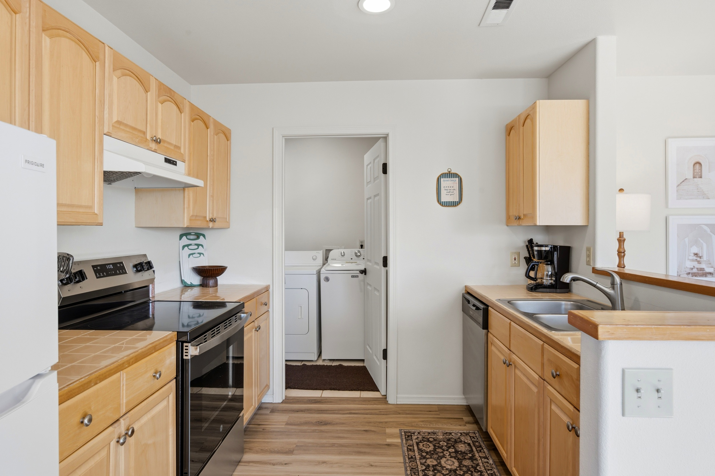 Newly Furnished Westside Bend Loft | 2BR/2BA | Wi-Fi, Garage & In-Unit Laundry - Photo 6