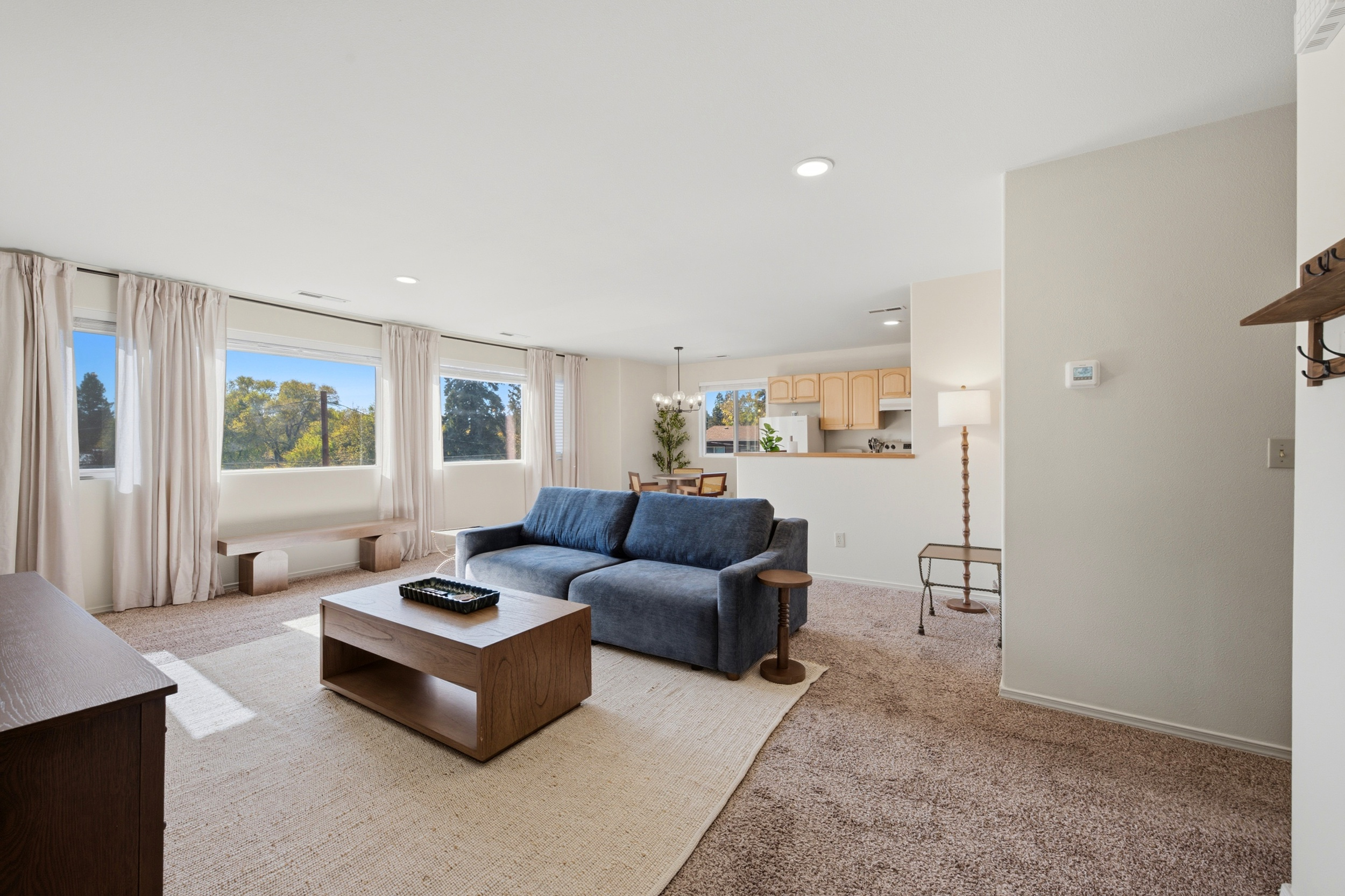 Newly Furnished Westside Bend Loft | 2BR/2BA | Wi-Fi, Garage & In-Unit Laundry - Photo 4