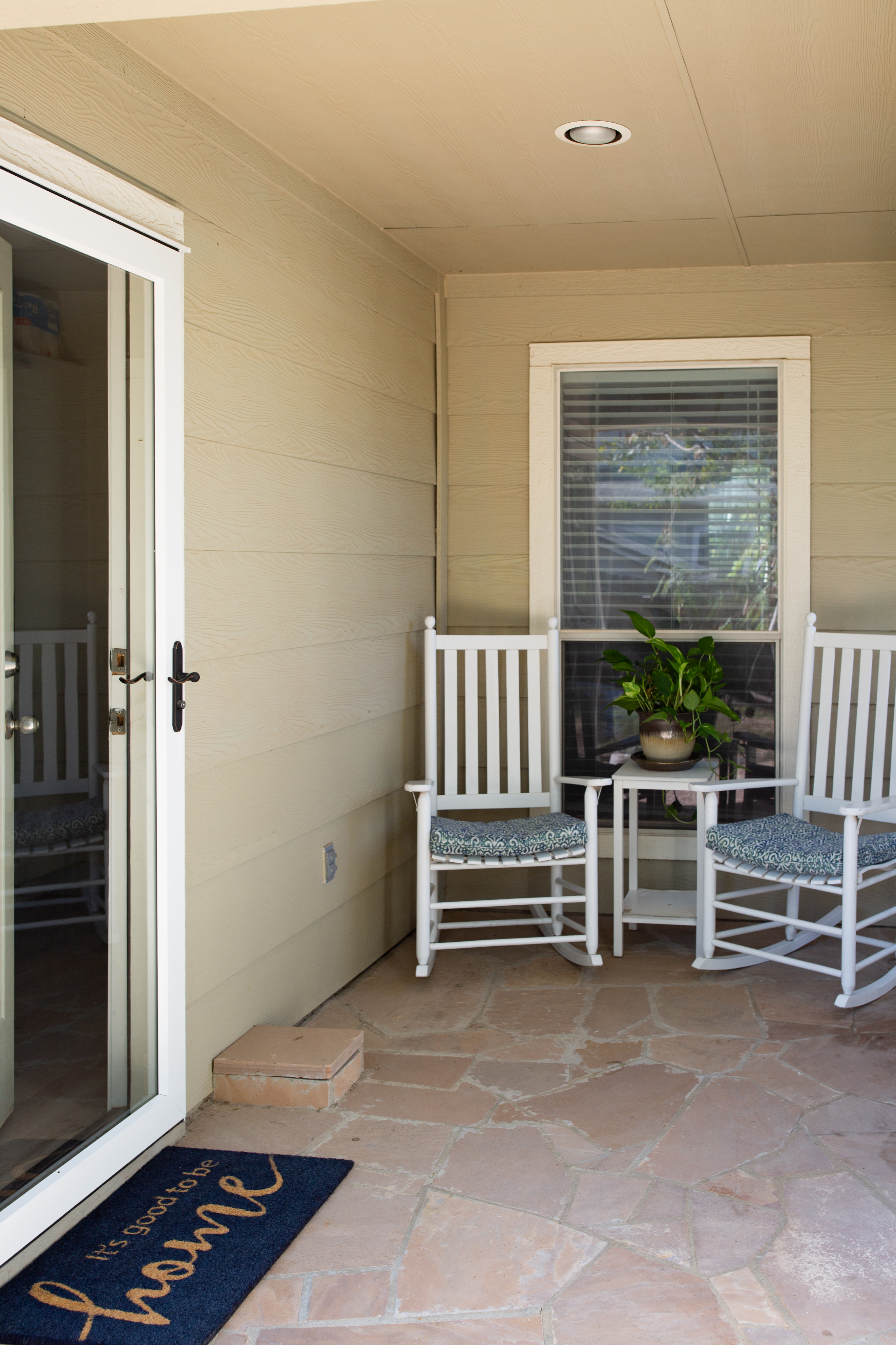 Private Entrance King Suite + Private Bath, Living Room & Patio