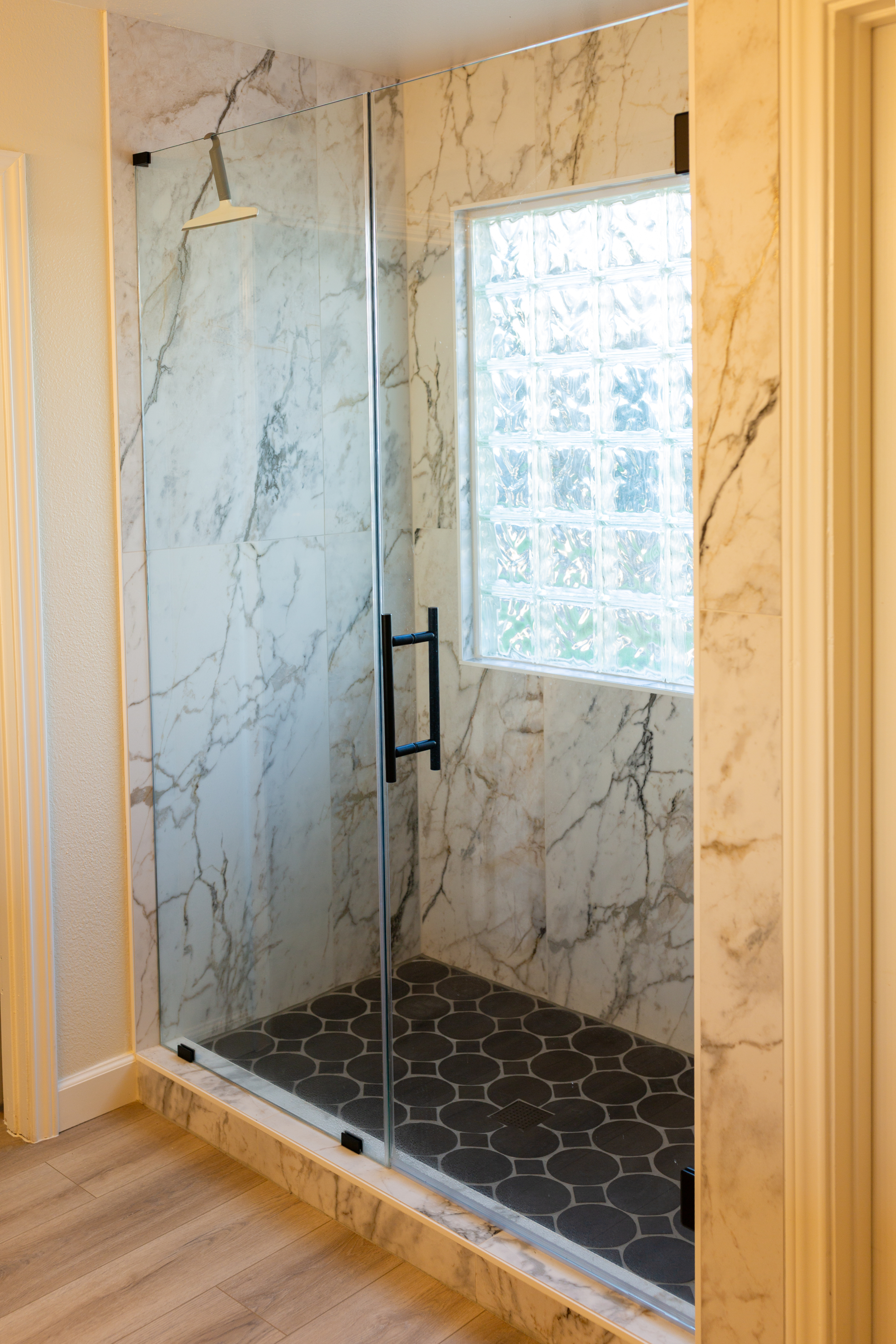 Private Entrance King Suite + Private Bath, Living Room & Patio - Photo 5