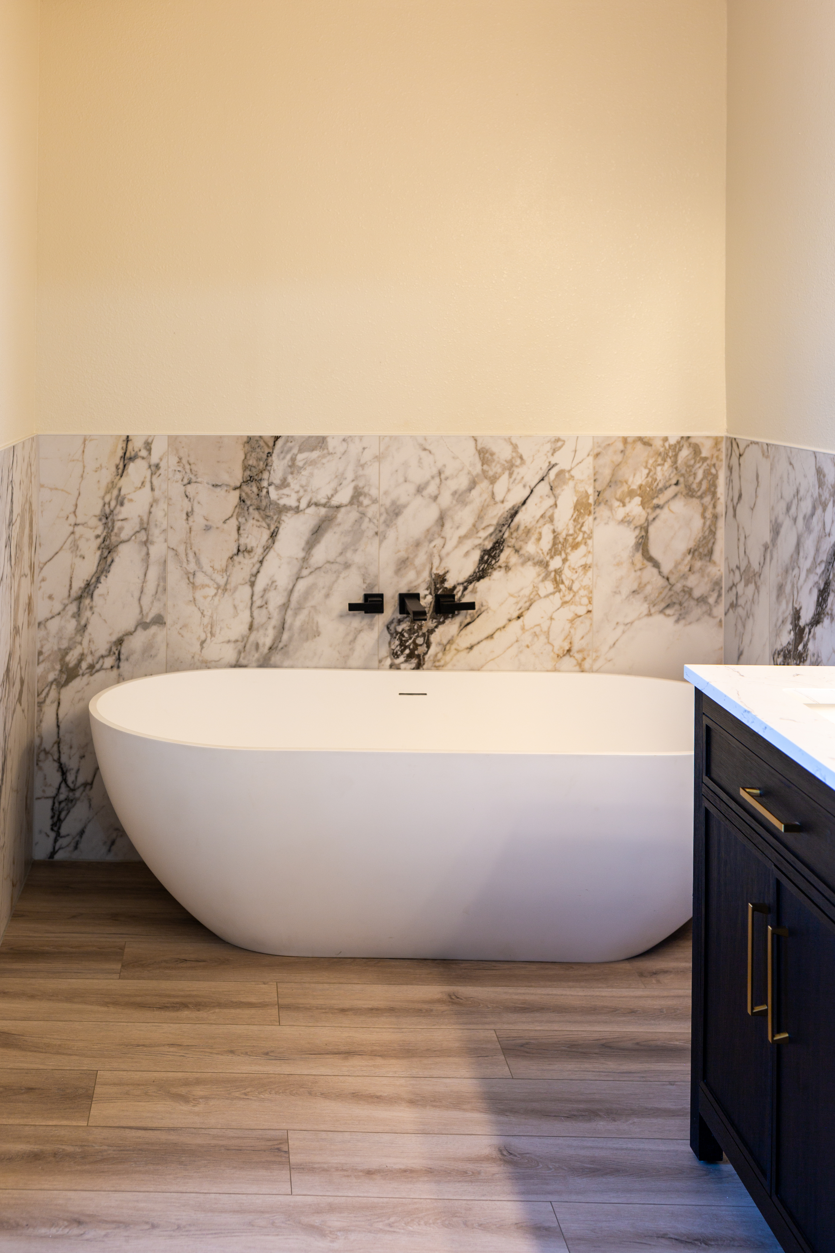 Private Entrance King Suite + Private Bath, Living Room & Patio - Photo 4