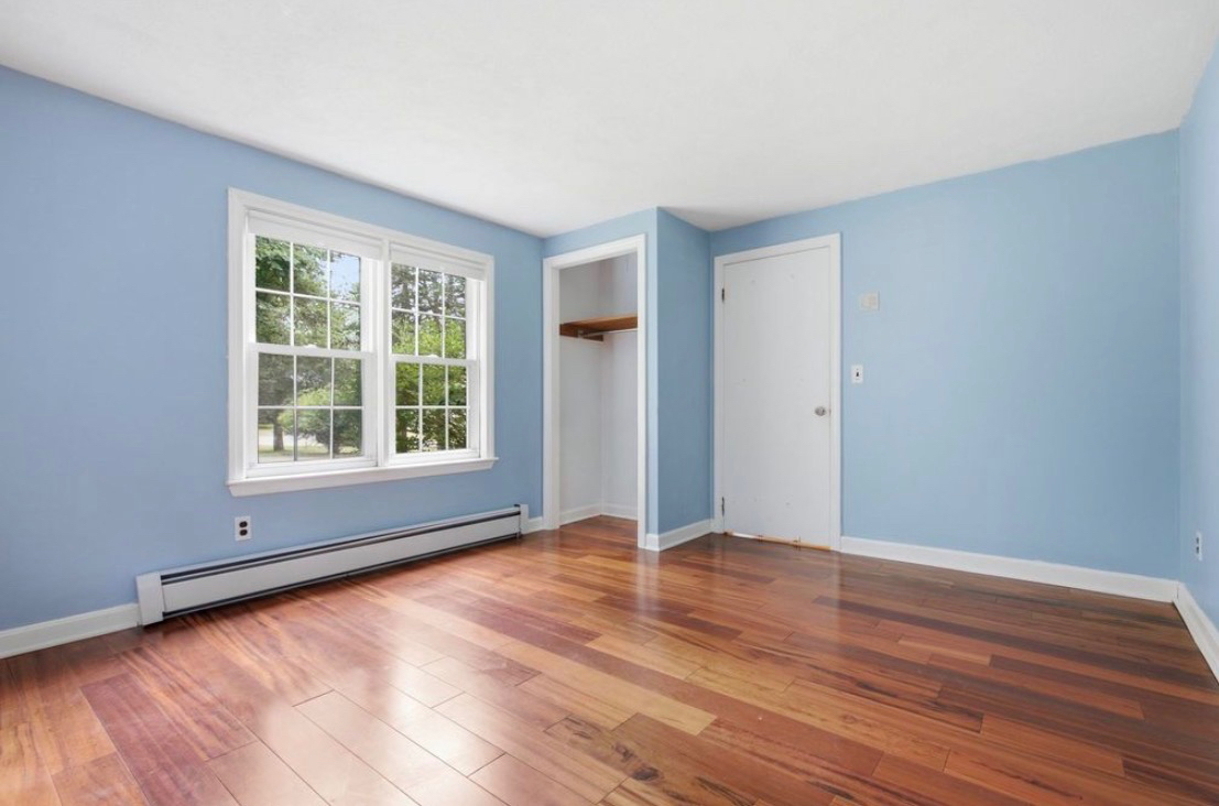 Furnished Private Room near Lahey Hospital - Quiet Owner-Occupied Home, All Utilities Included - Photo 9