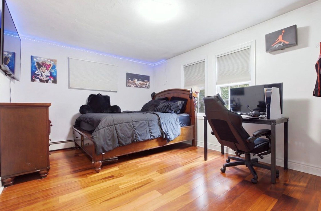 Furnished Private Room near Lahey Hospital - Quiet Owner-Occupied Home, All Utilities Included - Photo 12