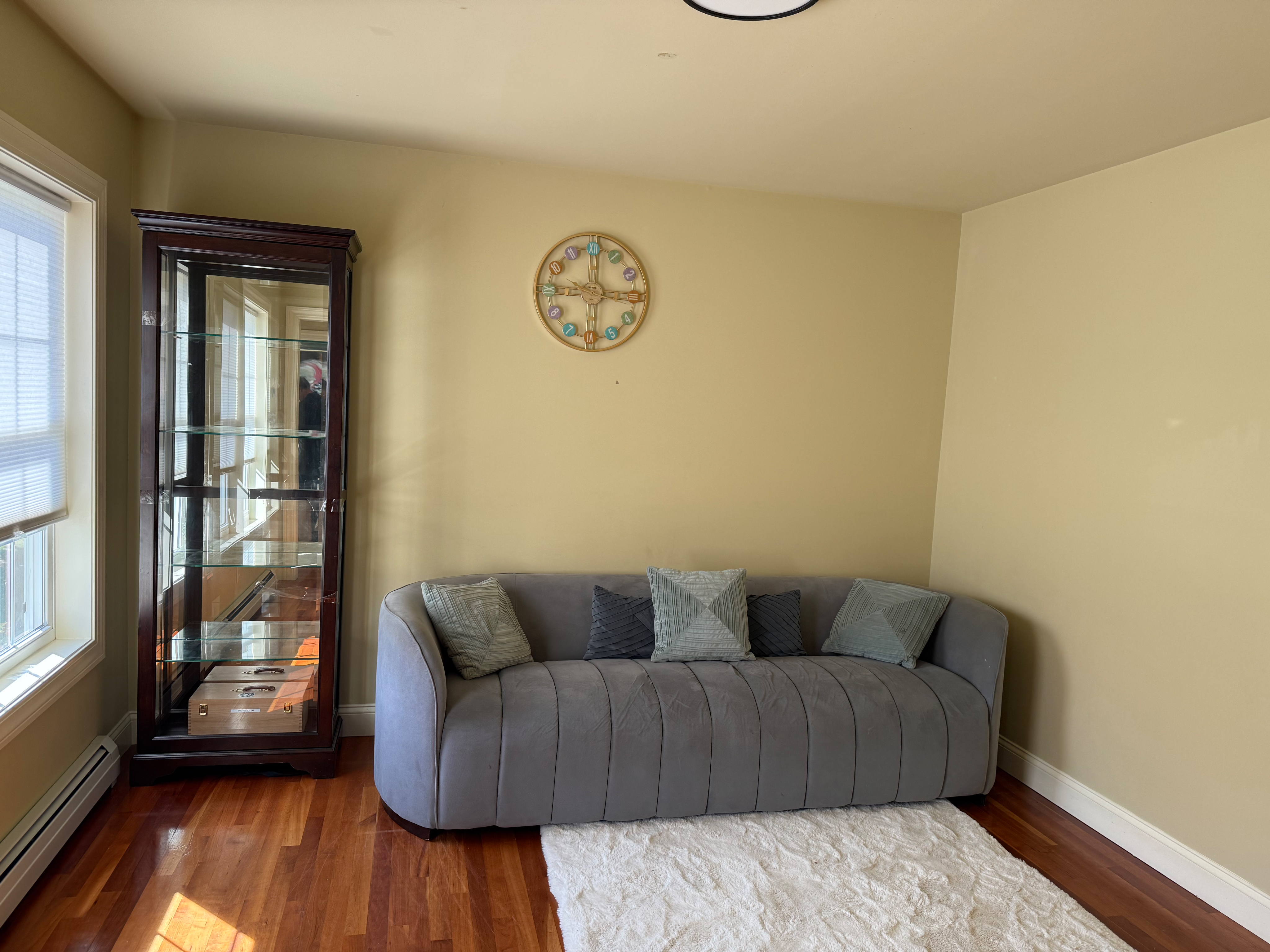 Spacious 3 Bedroom Home - Photo 2