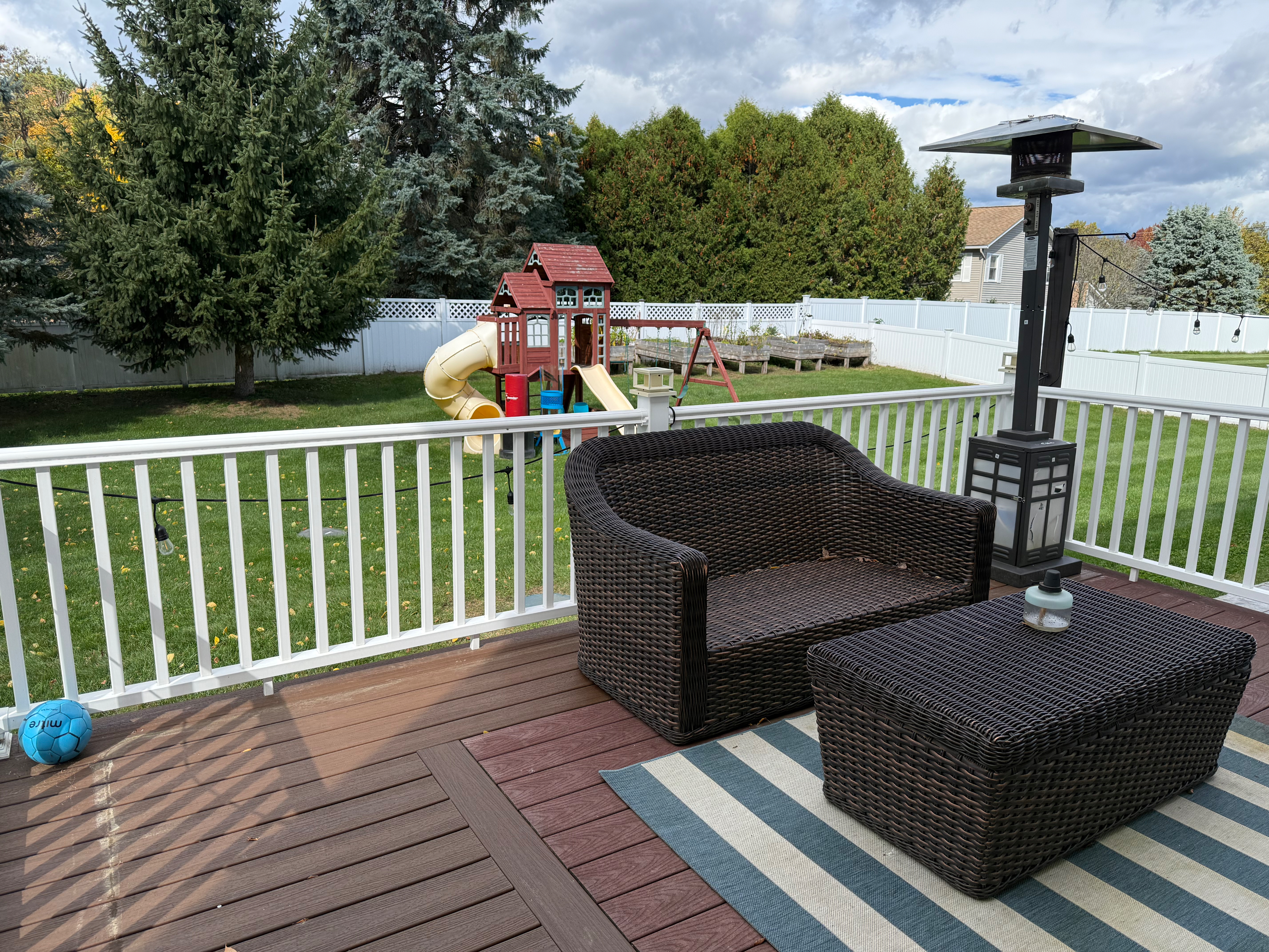 Spacious 3 Bedroom Home - Photo 4