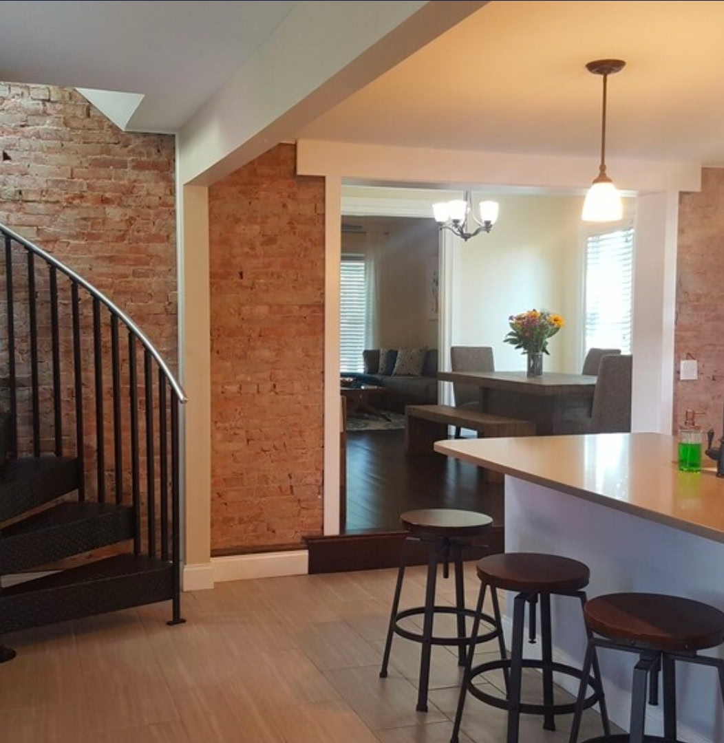 Spacious updated home, centrally located.. - Photo 4