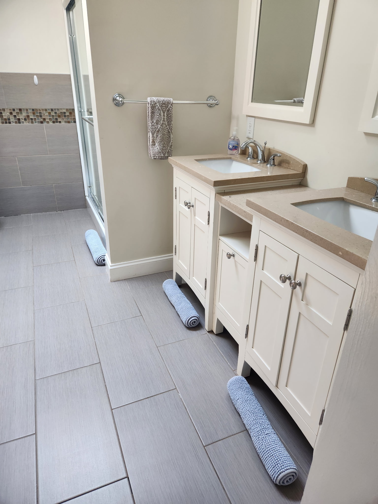 Spacious updated home, centrally located.. - Photo 10