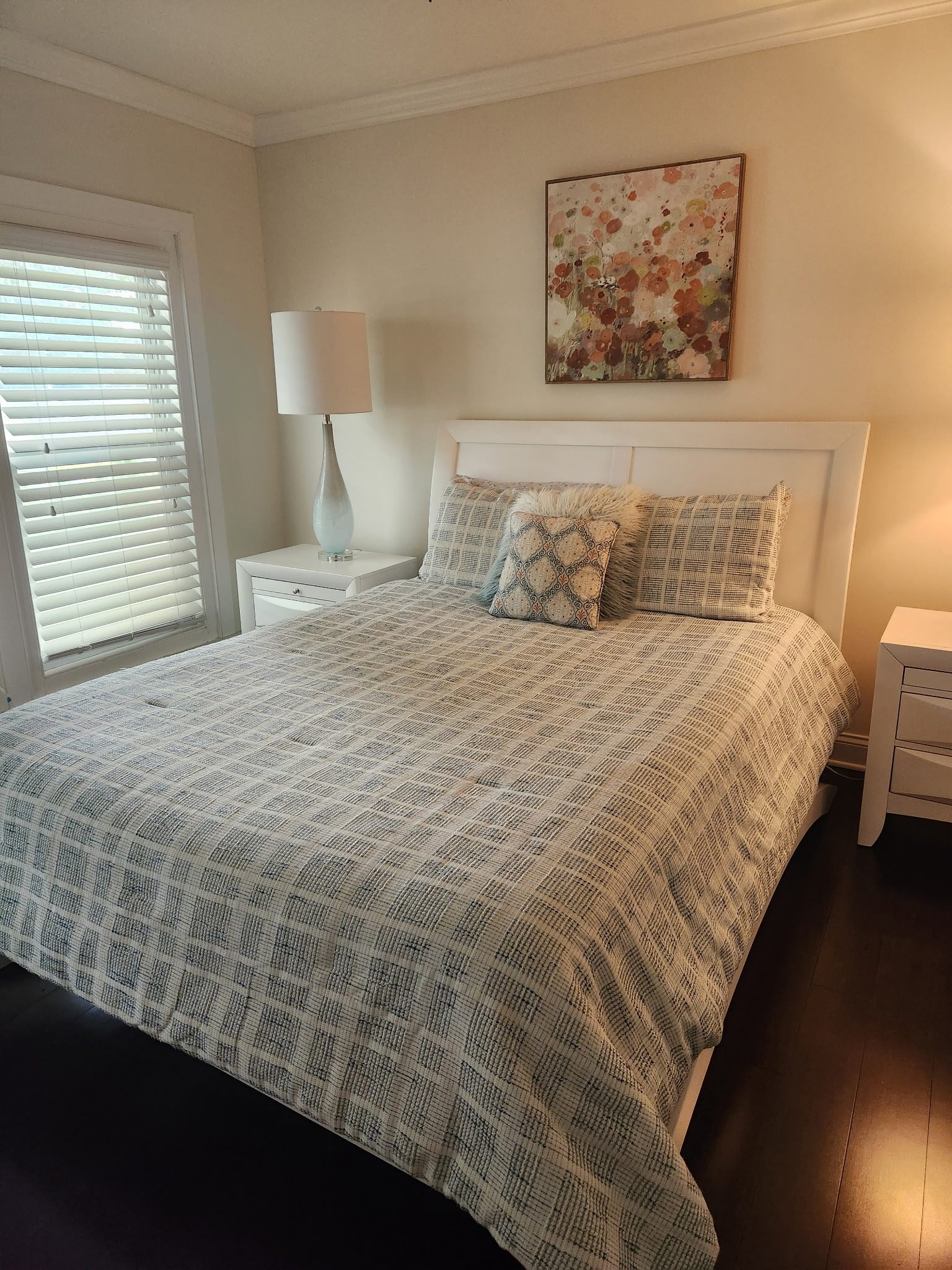 Spacious updated home, centrally located.. - Photo 8