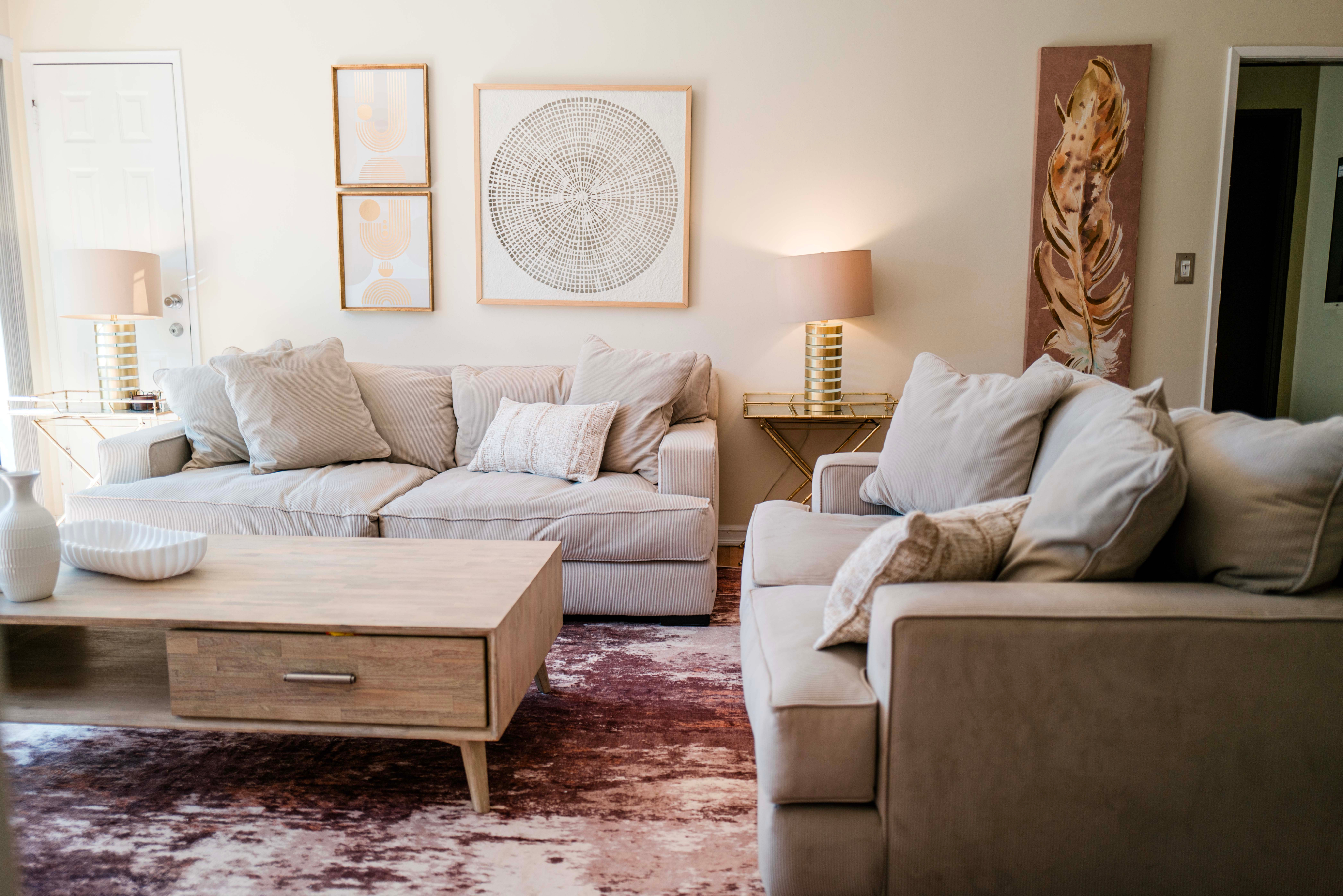 Quiet Luxury - Photo 1