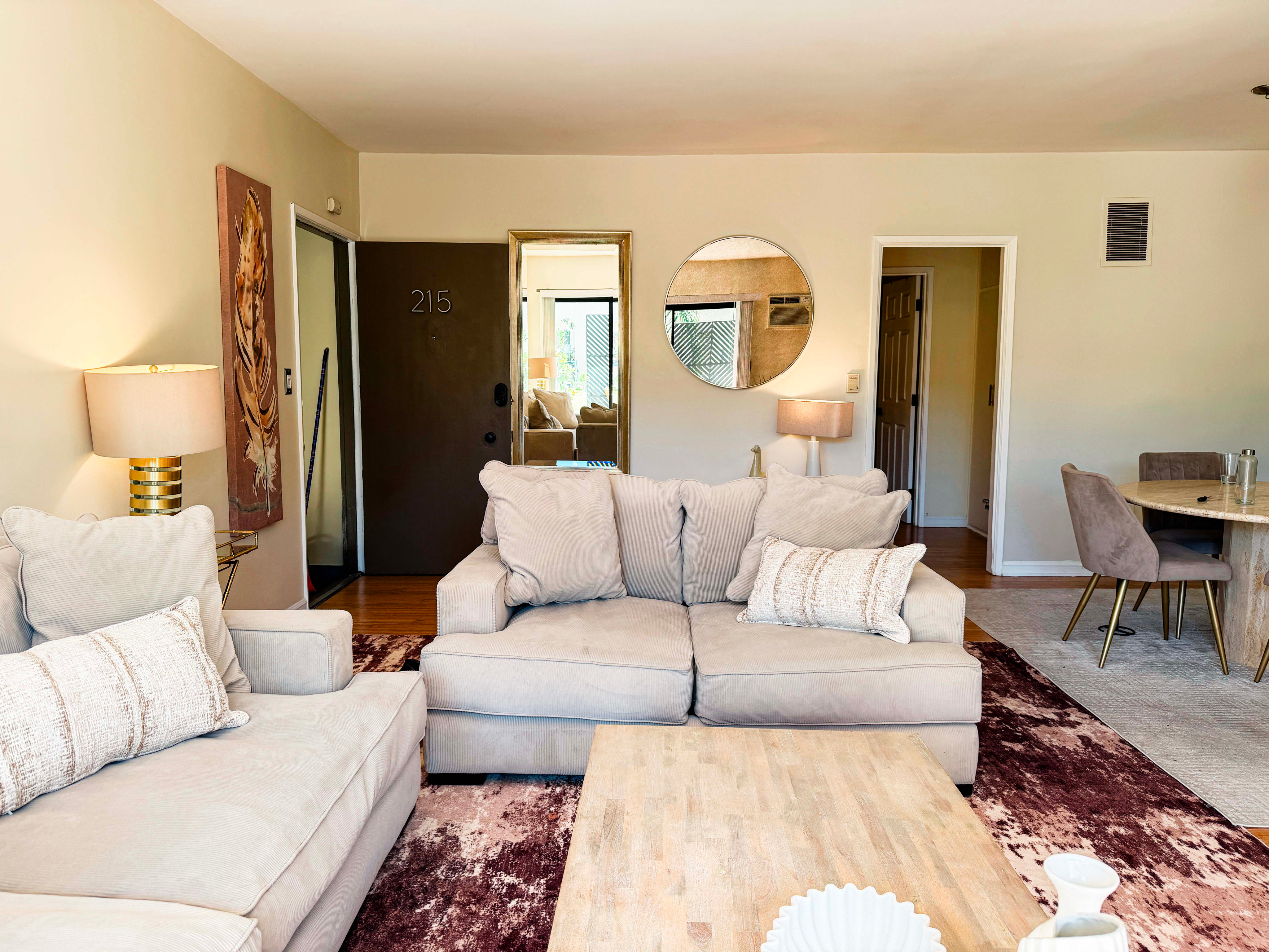 Quiet Luxury - Photo 4