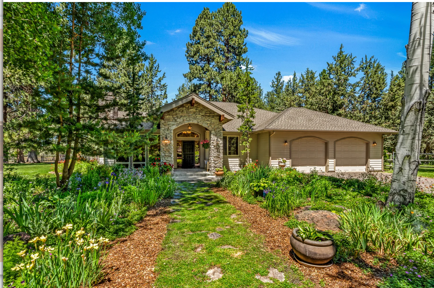 Escape to a remarkable Central Oregon equestrian retreat where wide-open spaces, breathtaking Cascade Mountain views, and the peaceful... - Photo 5