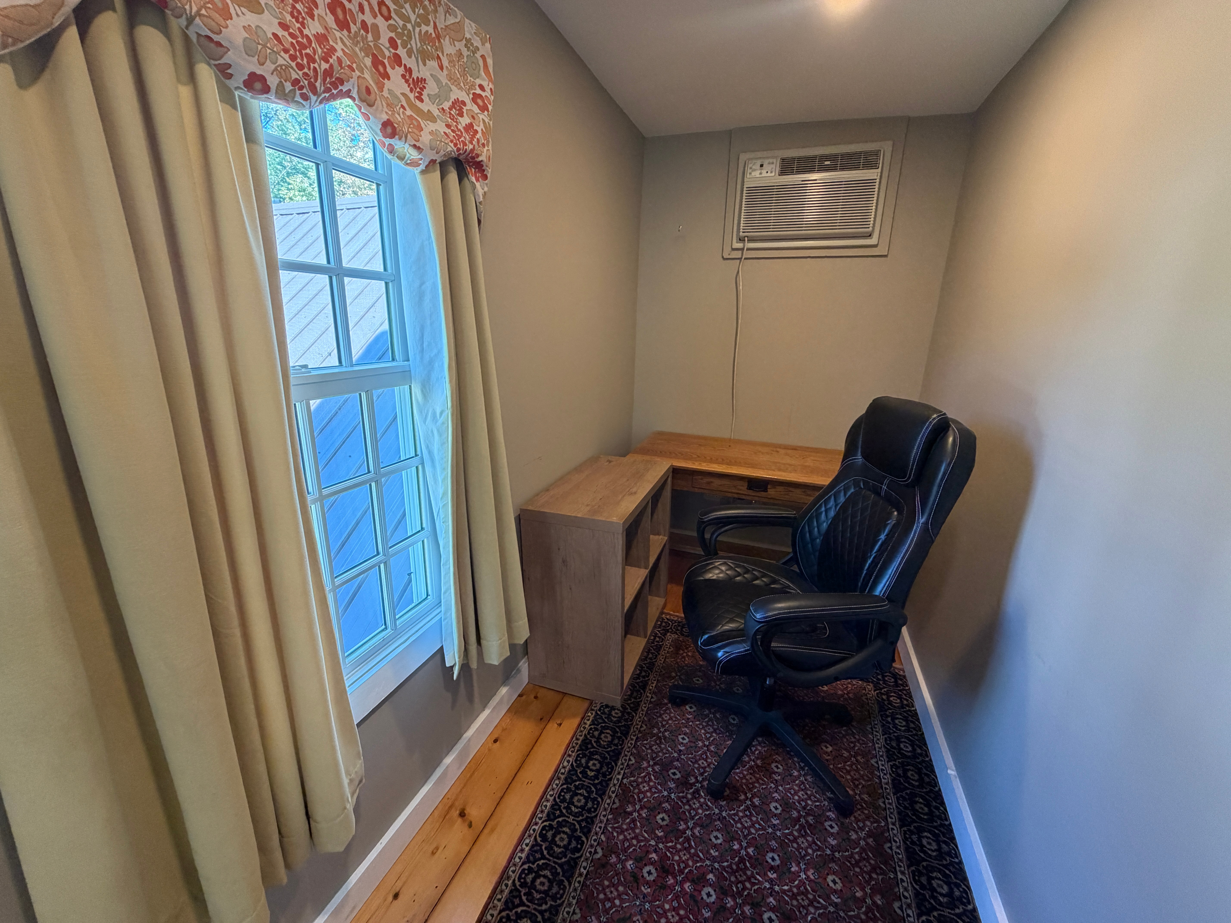 Mountain Village Room Near Stratton and Grace Cottage - Photo 4