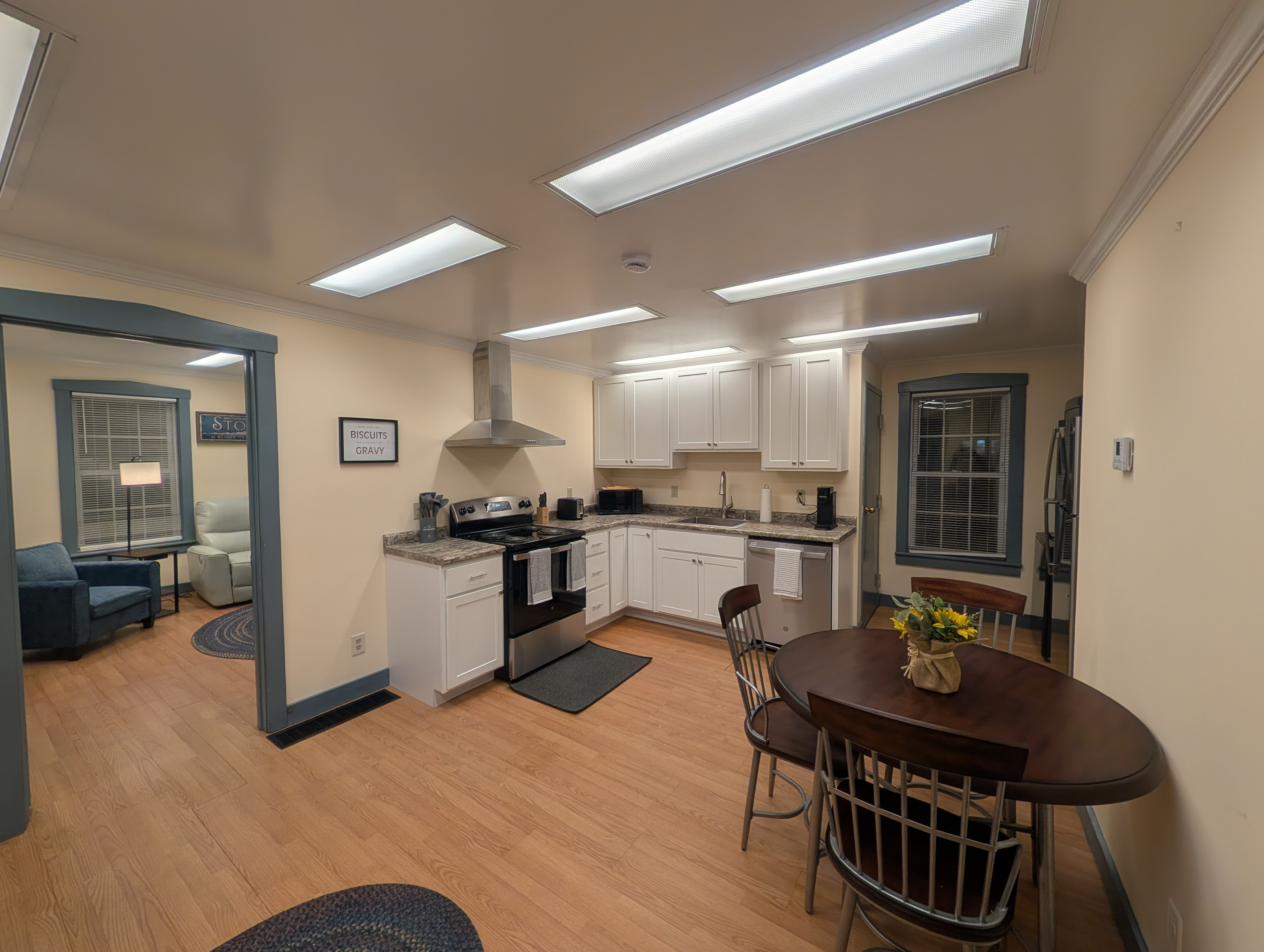 Great location  - located off exit 8 on Interstate 91 - Photo 3