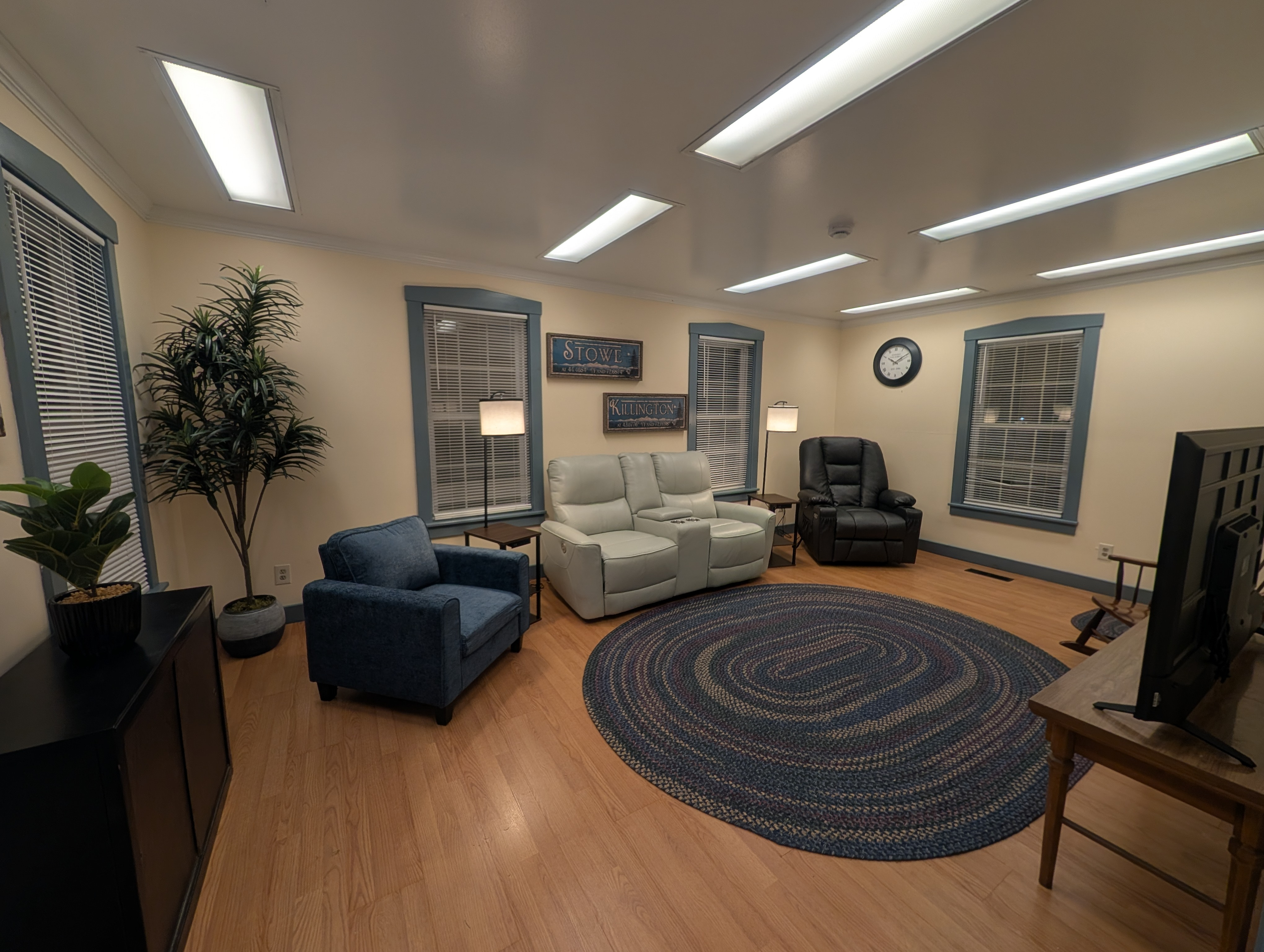 Great location  - located off exit 8 on Interstate 91 - Photo 7