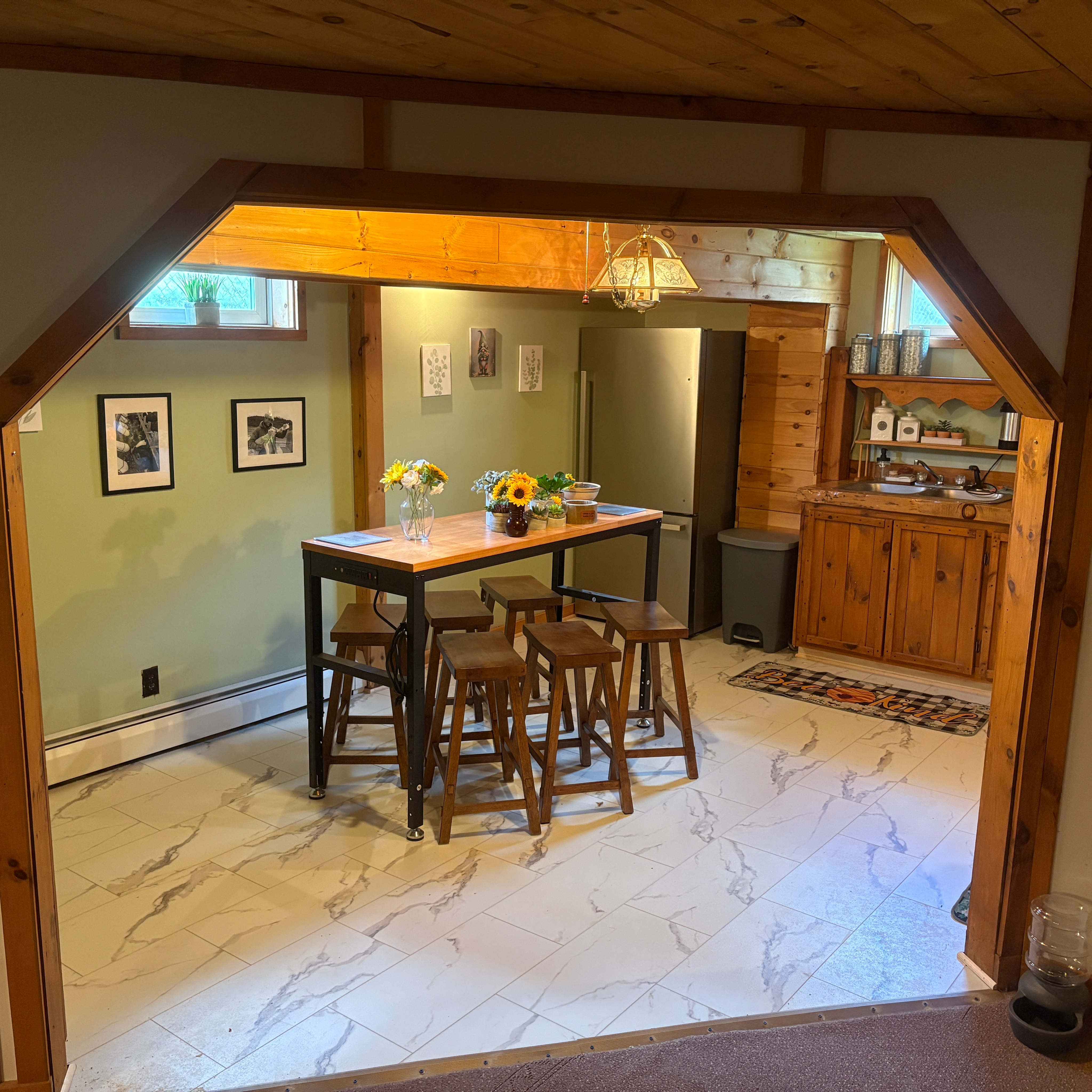 Quiet Farm Stay - Pool Table - Game Room - Hot Tub - Sleeps 6 - Photo 11