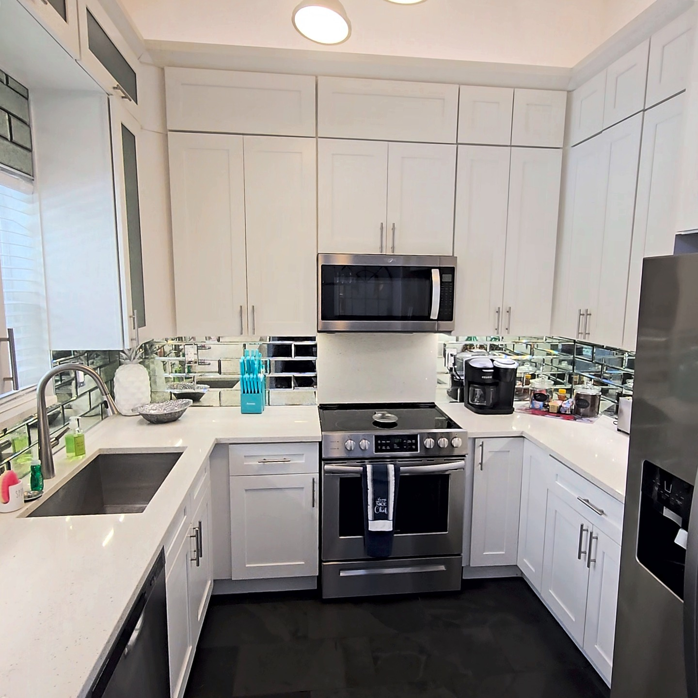 Heated Pool Home + Game Room, Furnished Monthly Stays - Photo 7