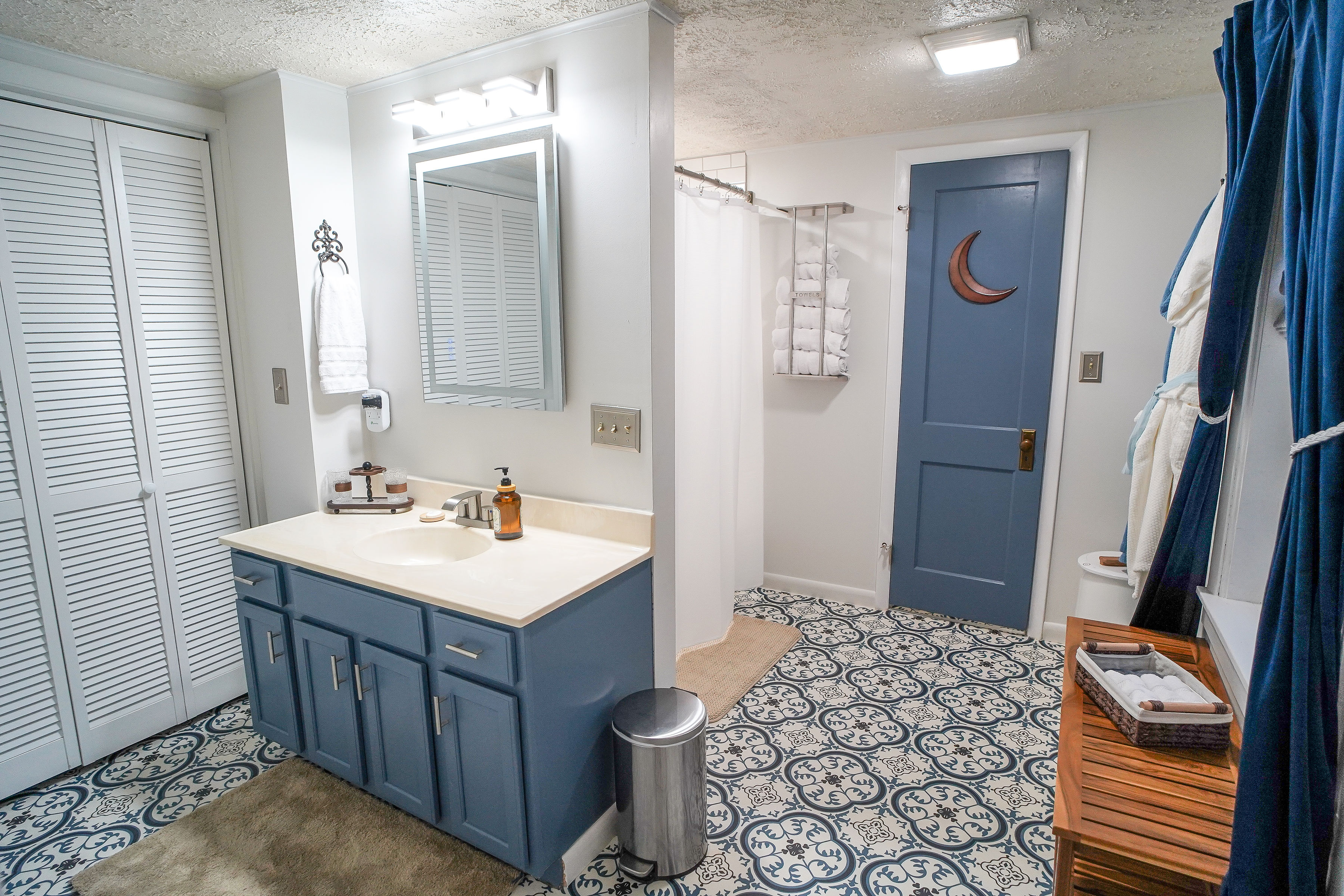 Fully Furnished Downtown Retreat for Traveling Professionals - Photo 12