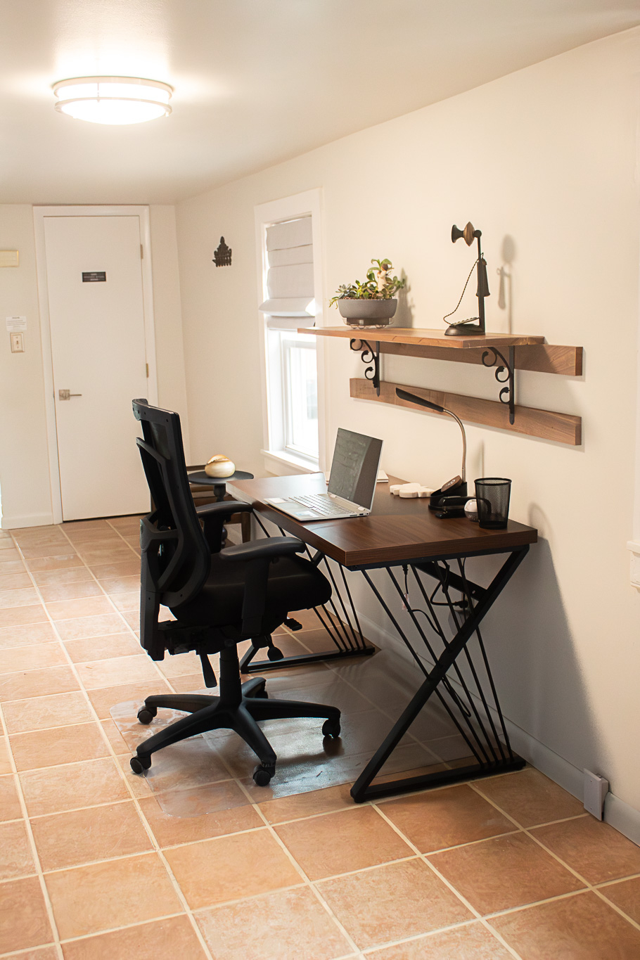 Fully Furnished Downtown Retreat for Traveling Professionals - Photo 10
