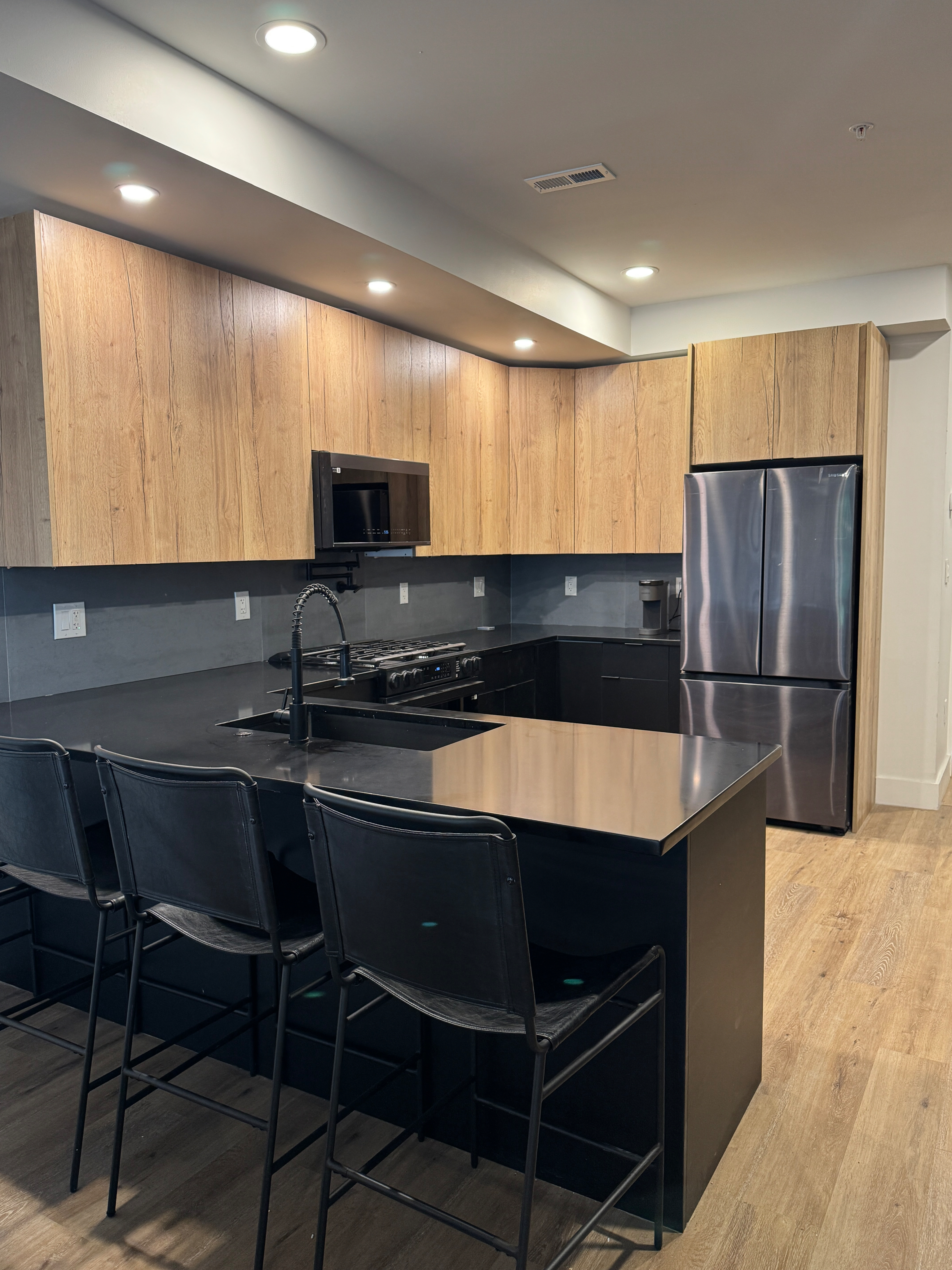 The GREY House @ H St/Union Station/NOMA 3BEDROOMS + 3 BATH - Photo 8