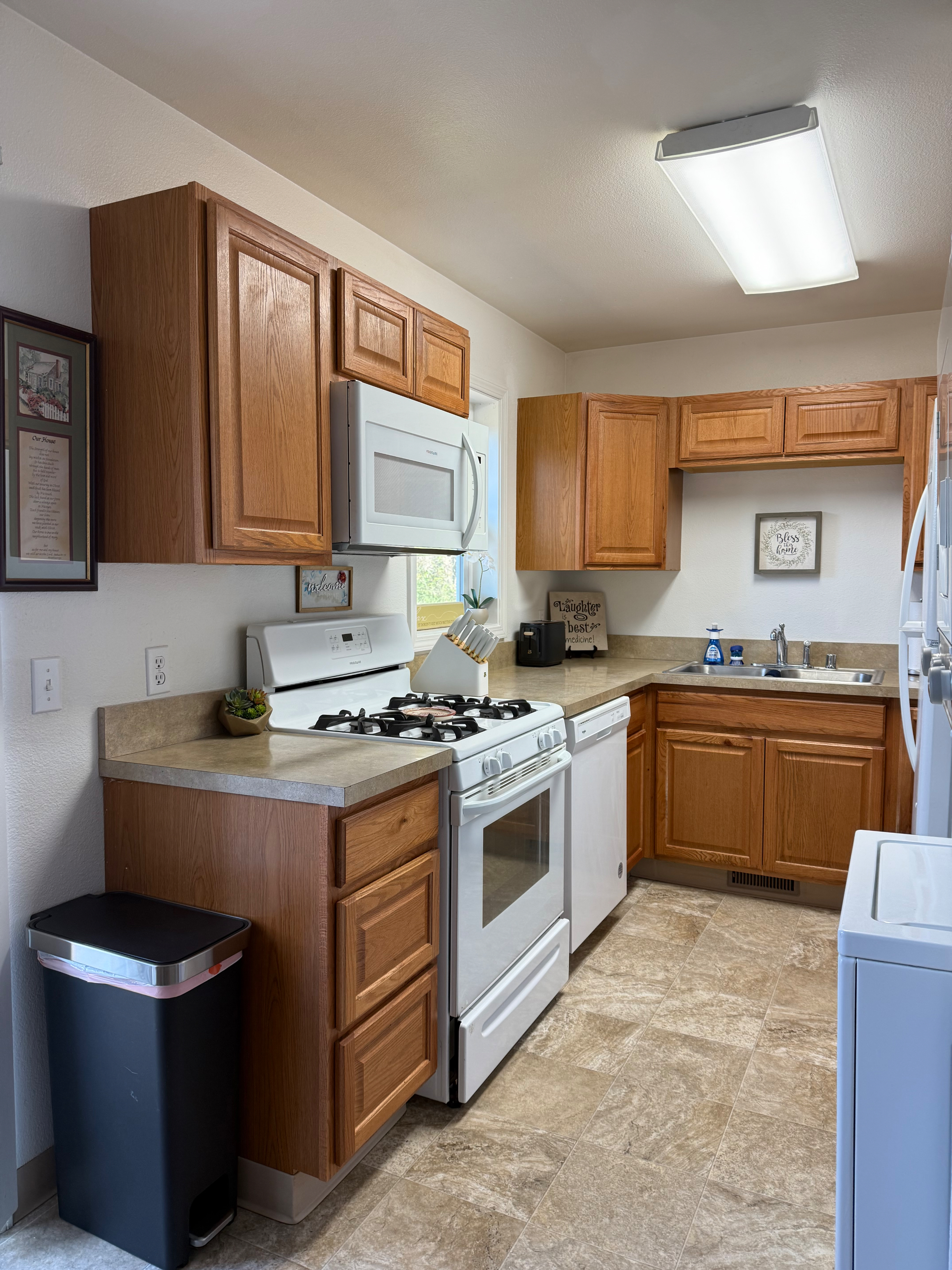 Fully Furnished 2-Bedroom Townhouse | Utilities & Wi-Fi Included | Kenai, AK - Photo 6