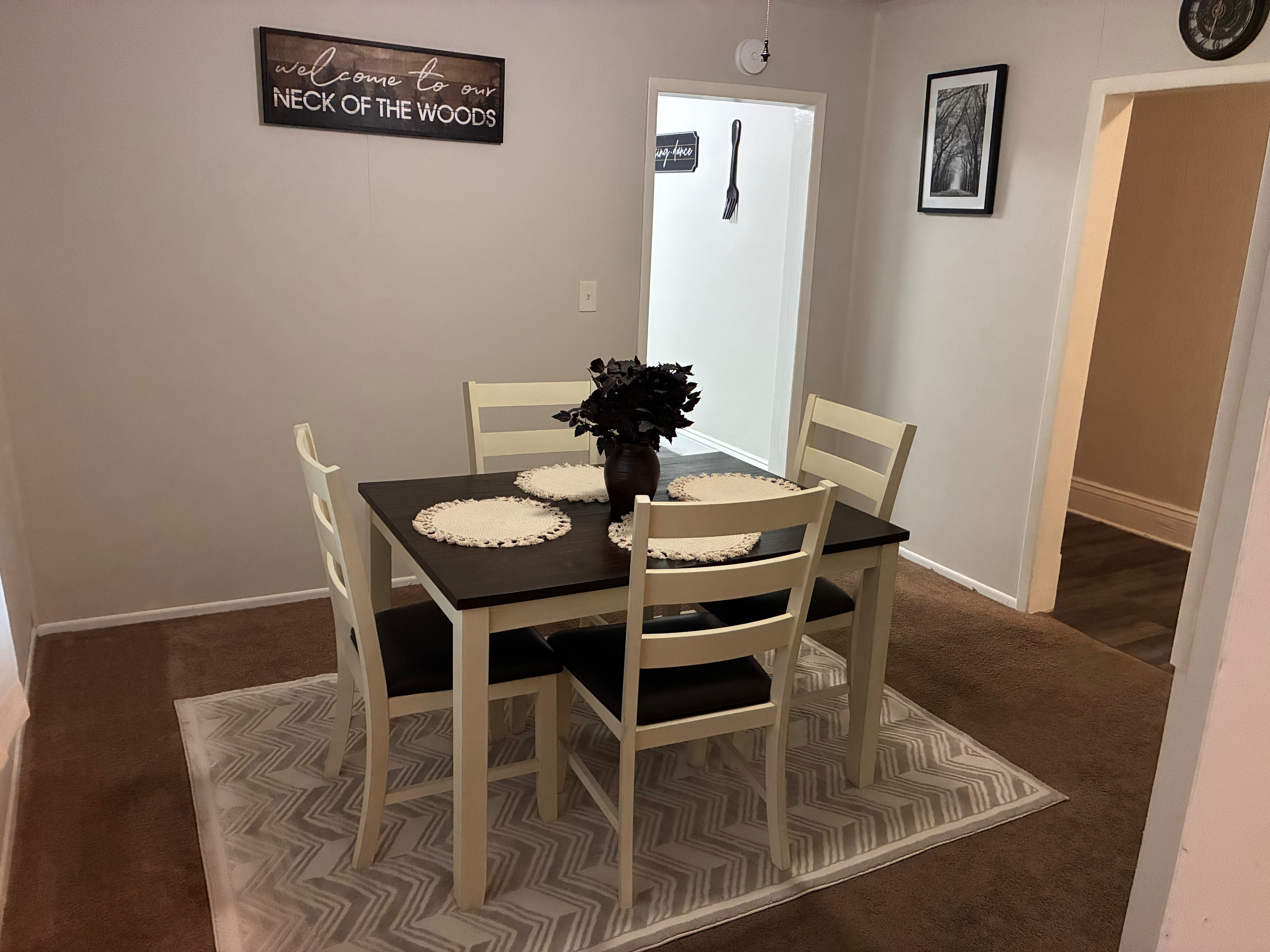 Beautifully Remodeled 2BR Retreat | Near Hospitals | Private Parking - Photo 4