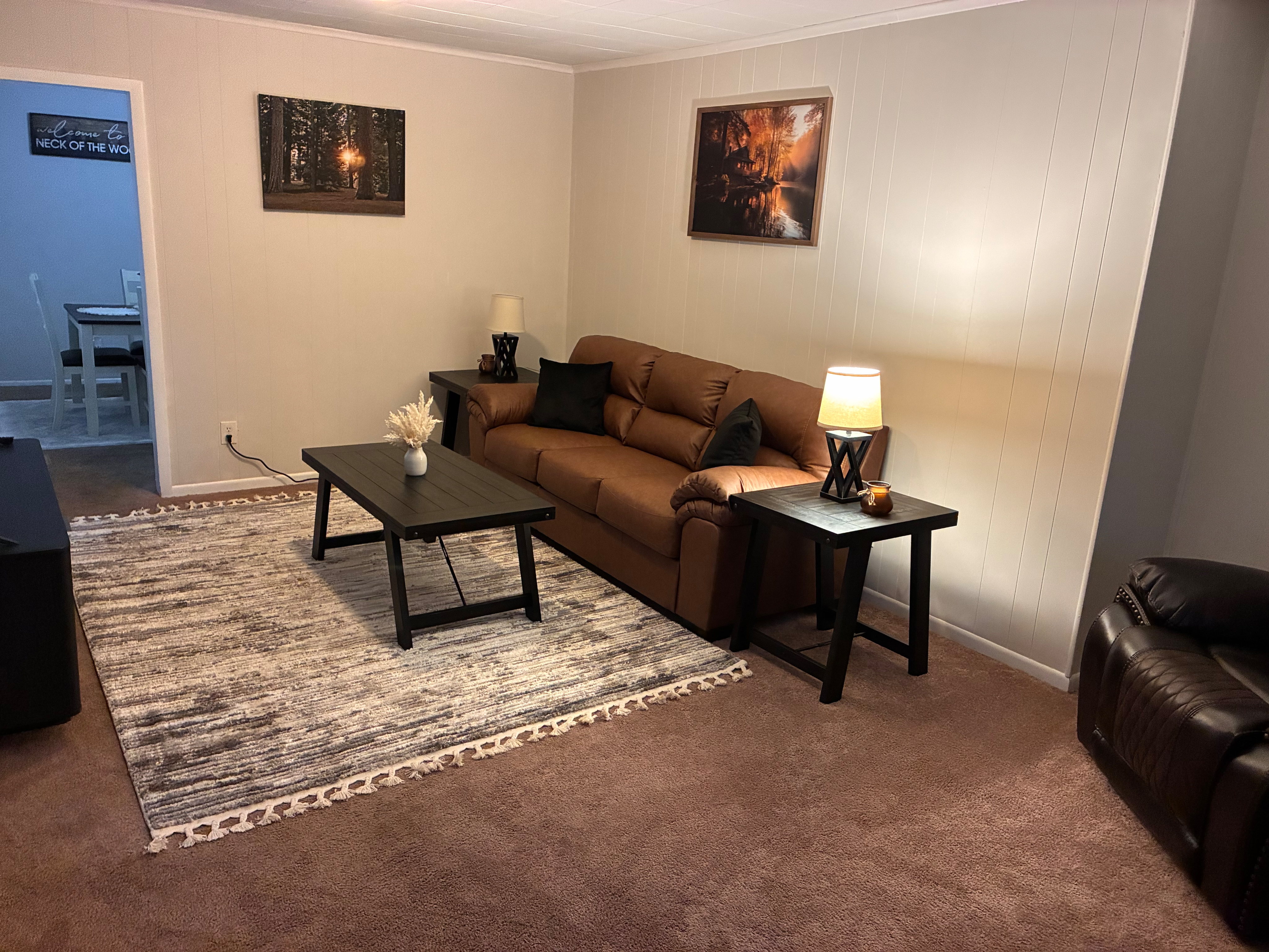 Beautifully Remodeled 2BR Retreat | Near Hospitals | Private Parking - Photo 3
