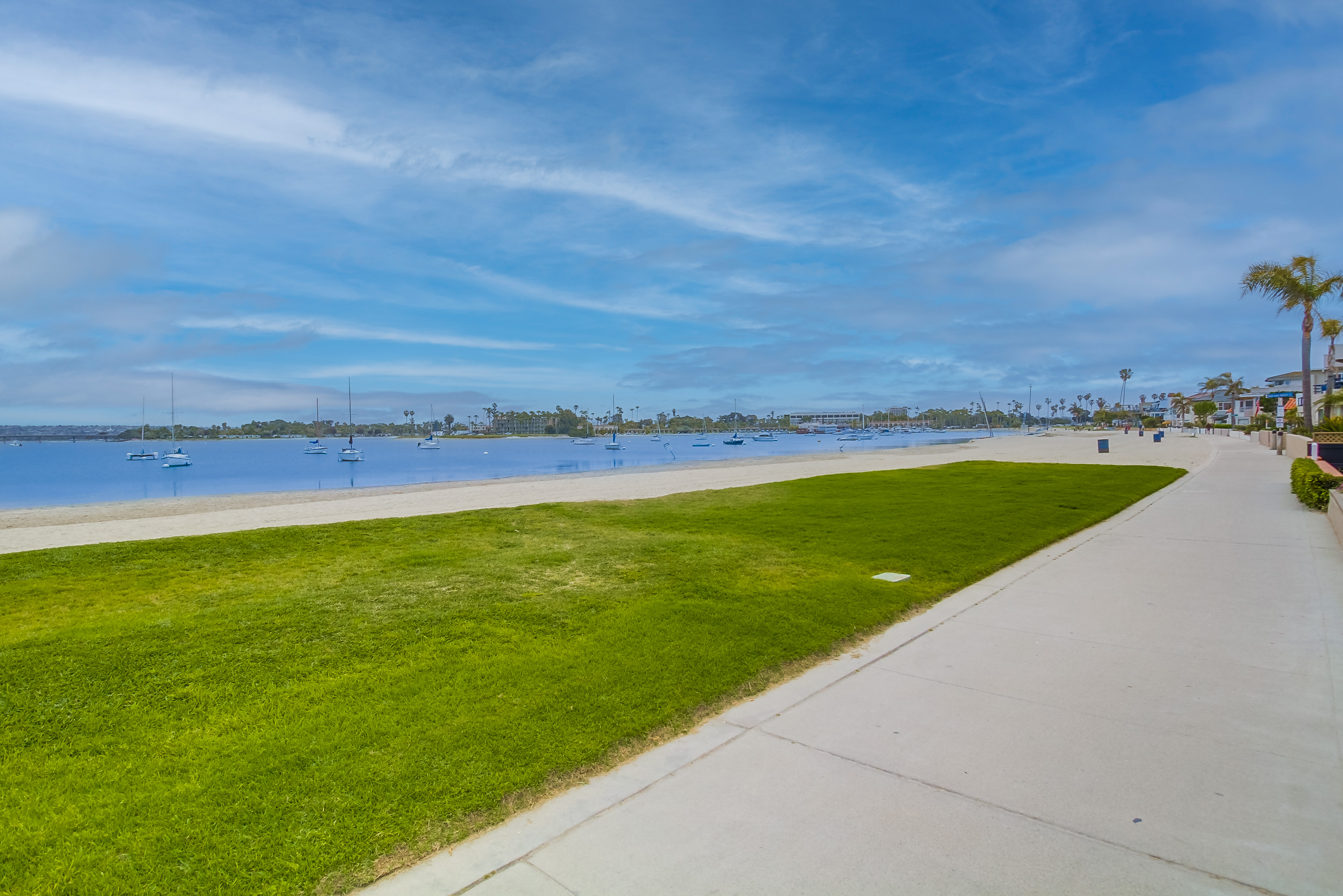 2 Bed / 2 full bath 1st Floor Mission Beach Condo with parking & Laundry in unit for rent! - Photo 6