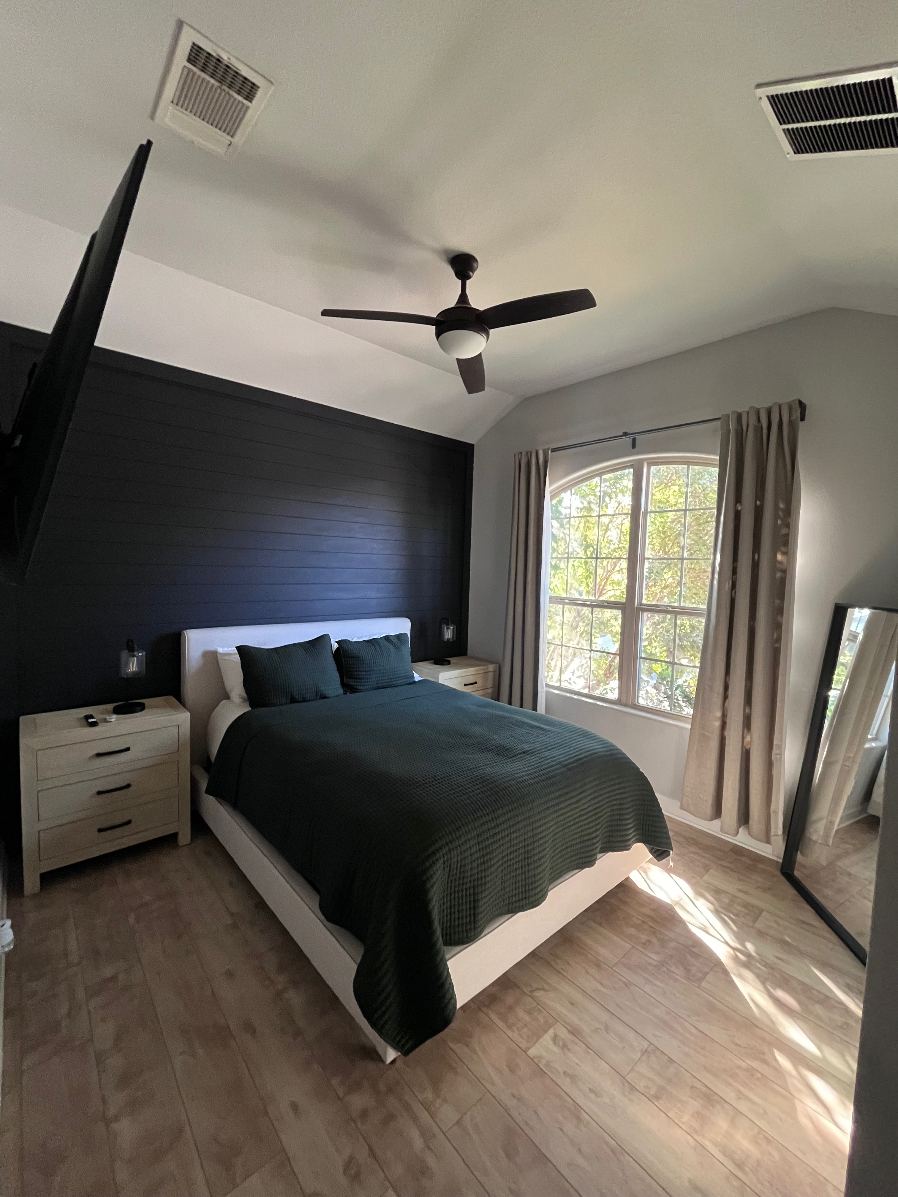 The Cozy Retreat | Private Bedroom & Bathroom in San Antonio