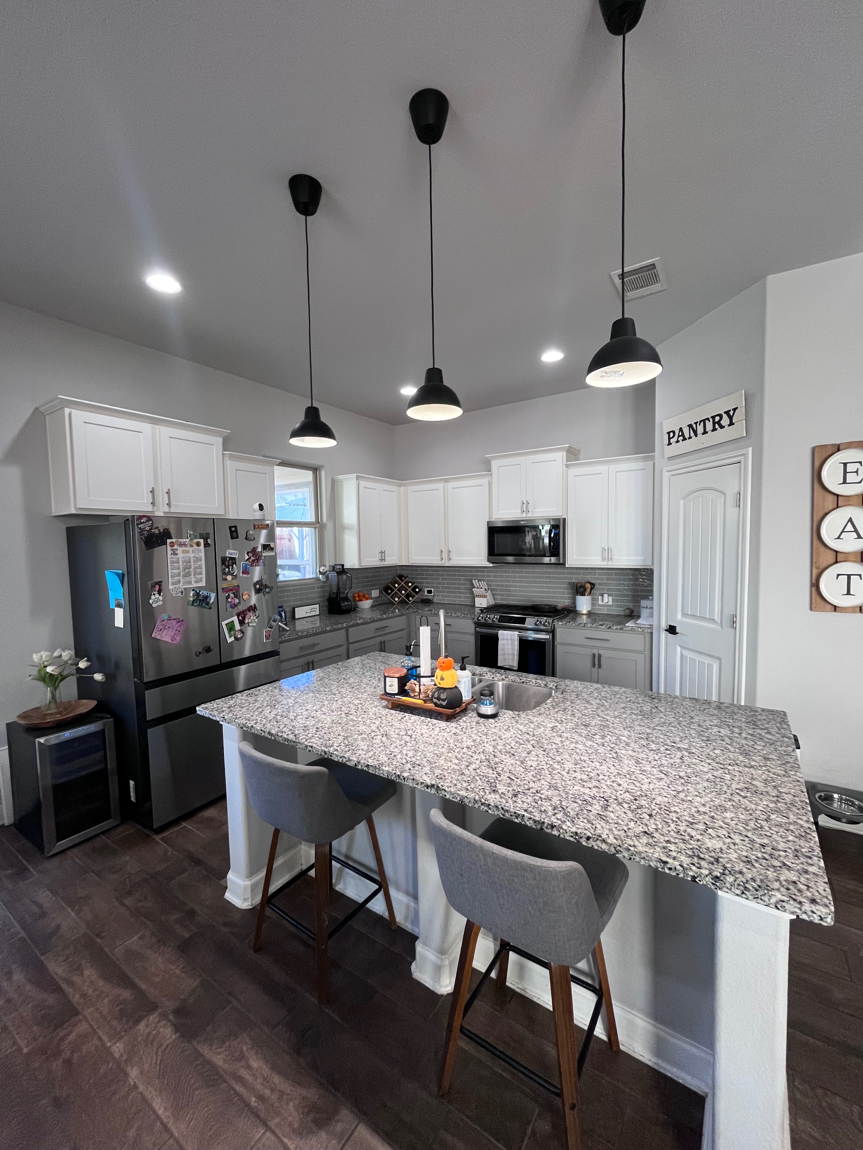 The Cozy Retreat | Private Bedroom & Bathroom in San Antonio - Photo 4