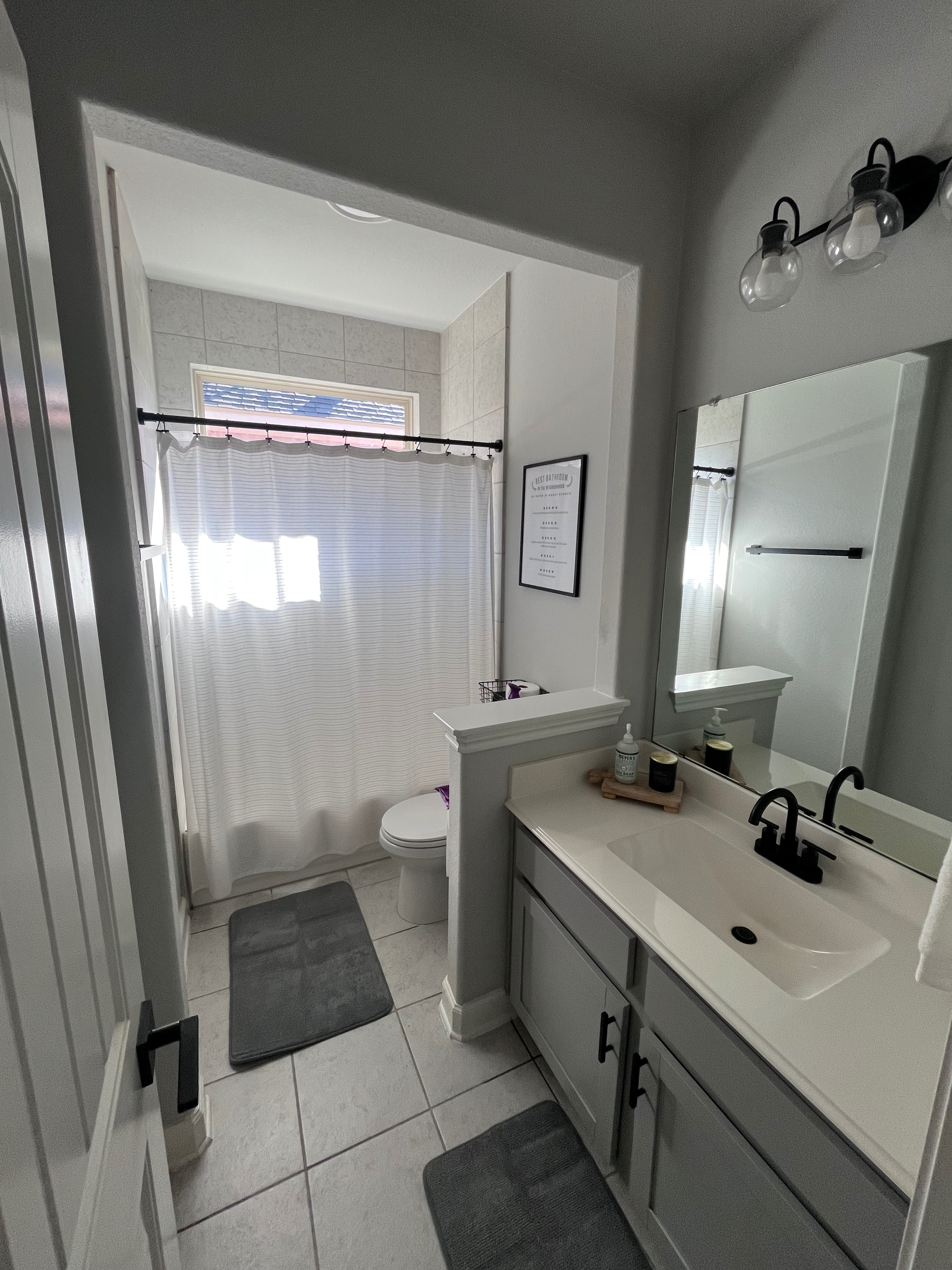 The Cozy Retreat | Private Bedroom & Bathroom in San Antonio - Photo 2