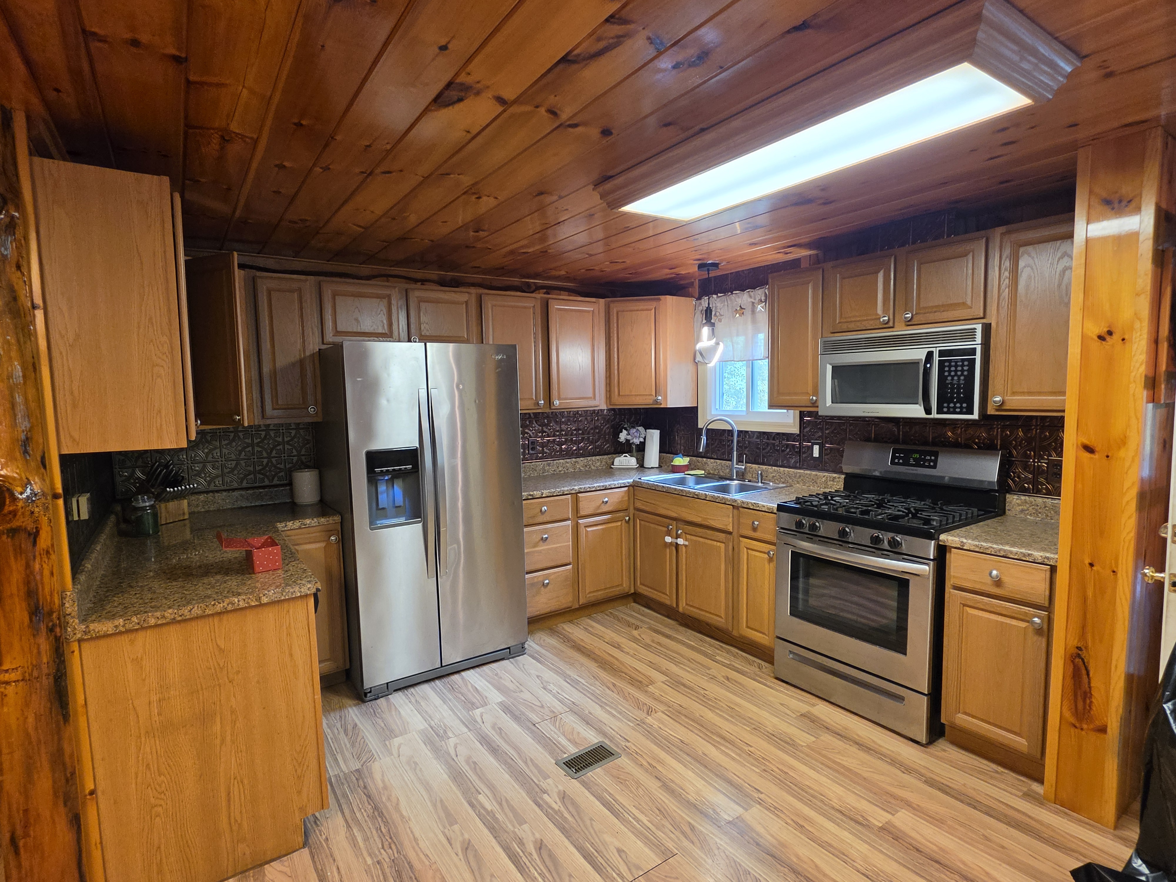 Rustic 3 bd home in the country - Photo 3