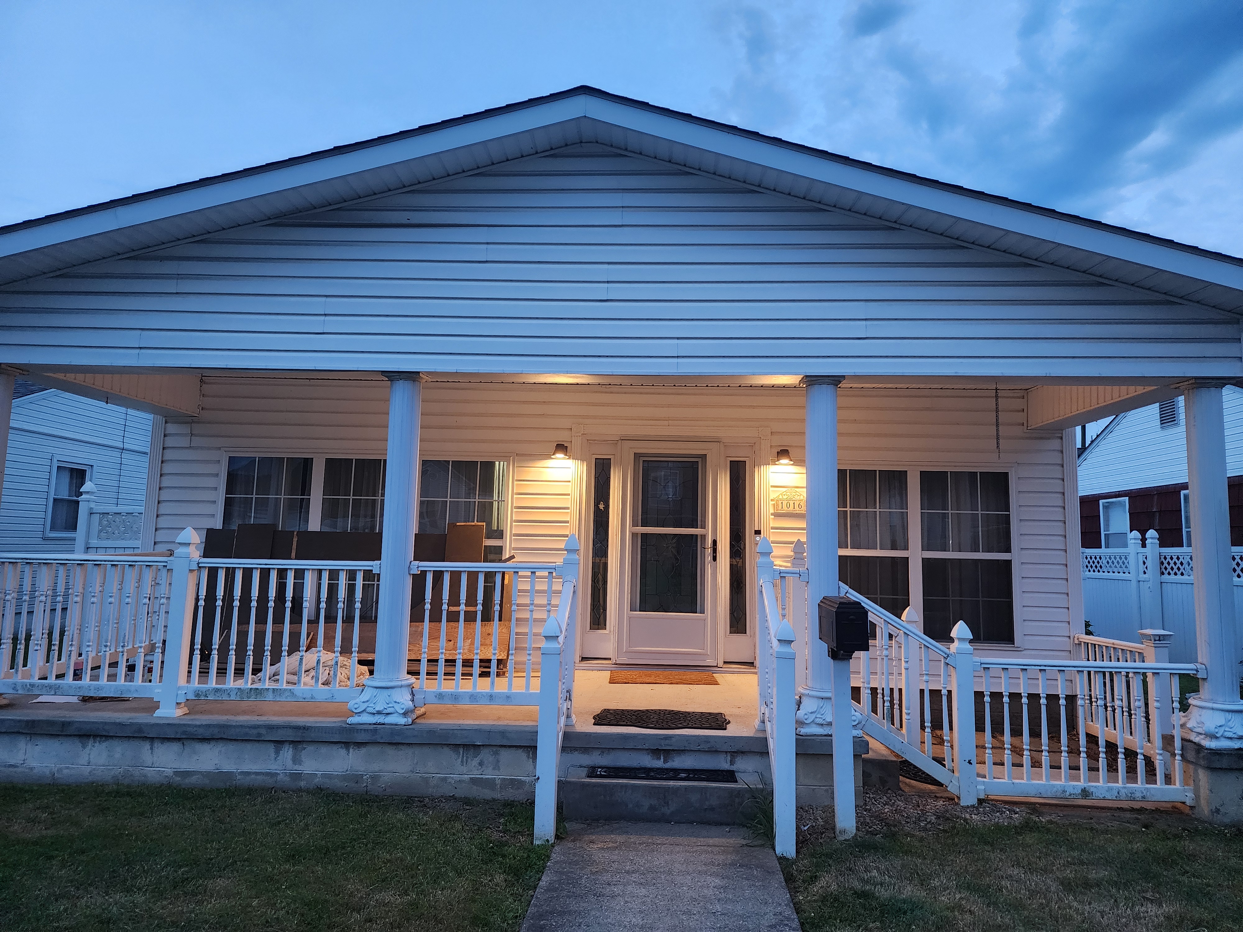 Freshly Renovated & Full of Charm! Cozy Home in a Quiet Kenova, WV Neighborhood - Photo 4
