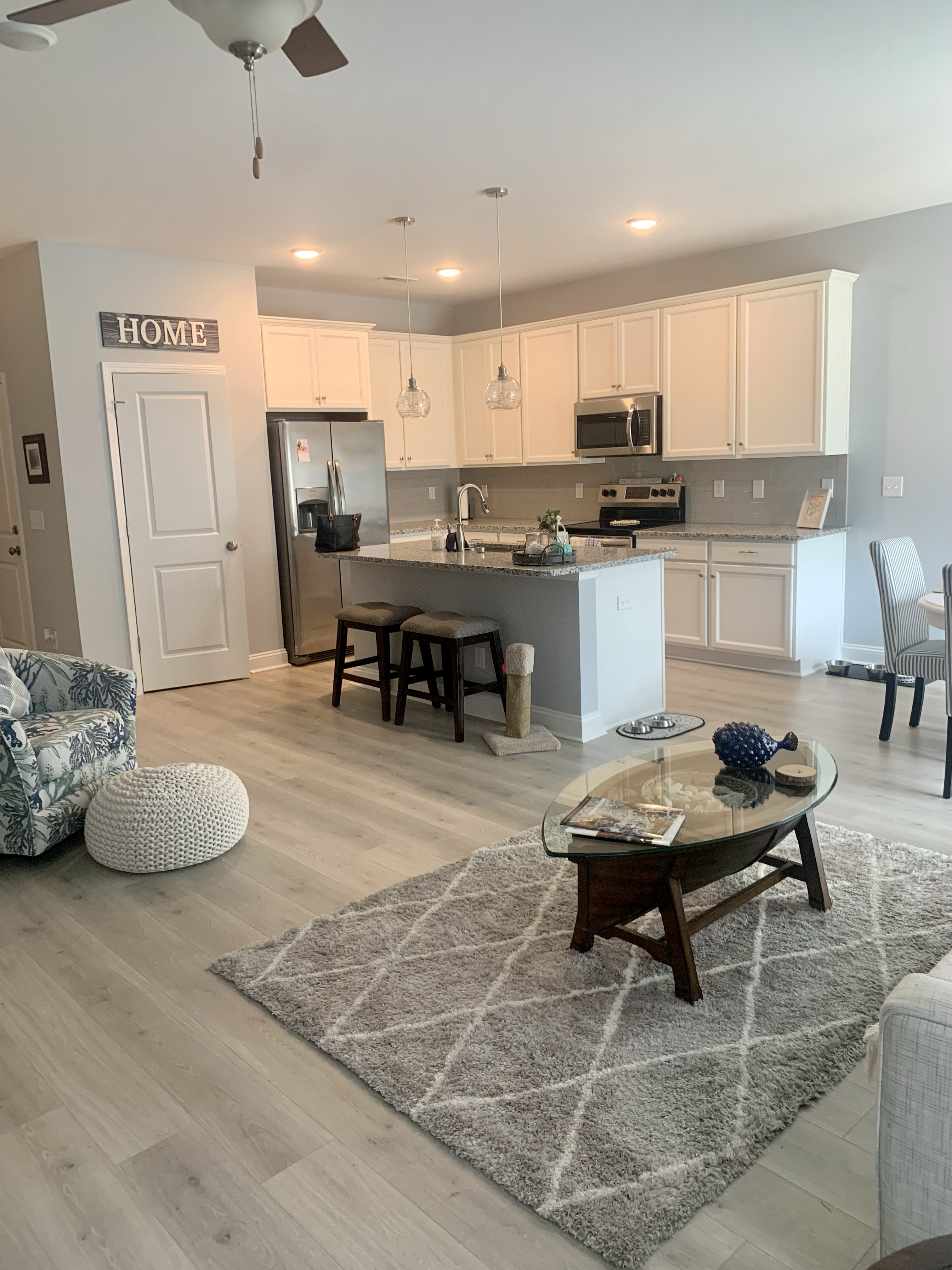 Beautiful almost new townhouse - Photo 6