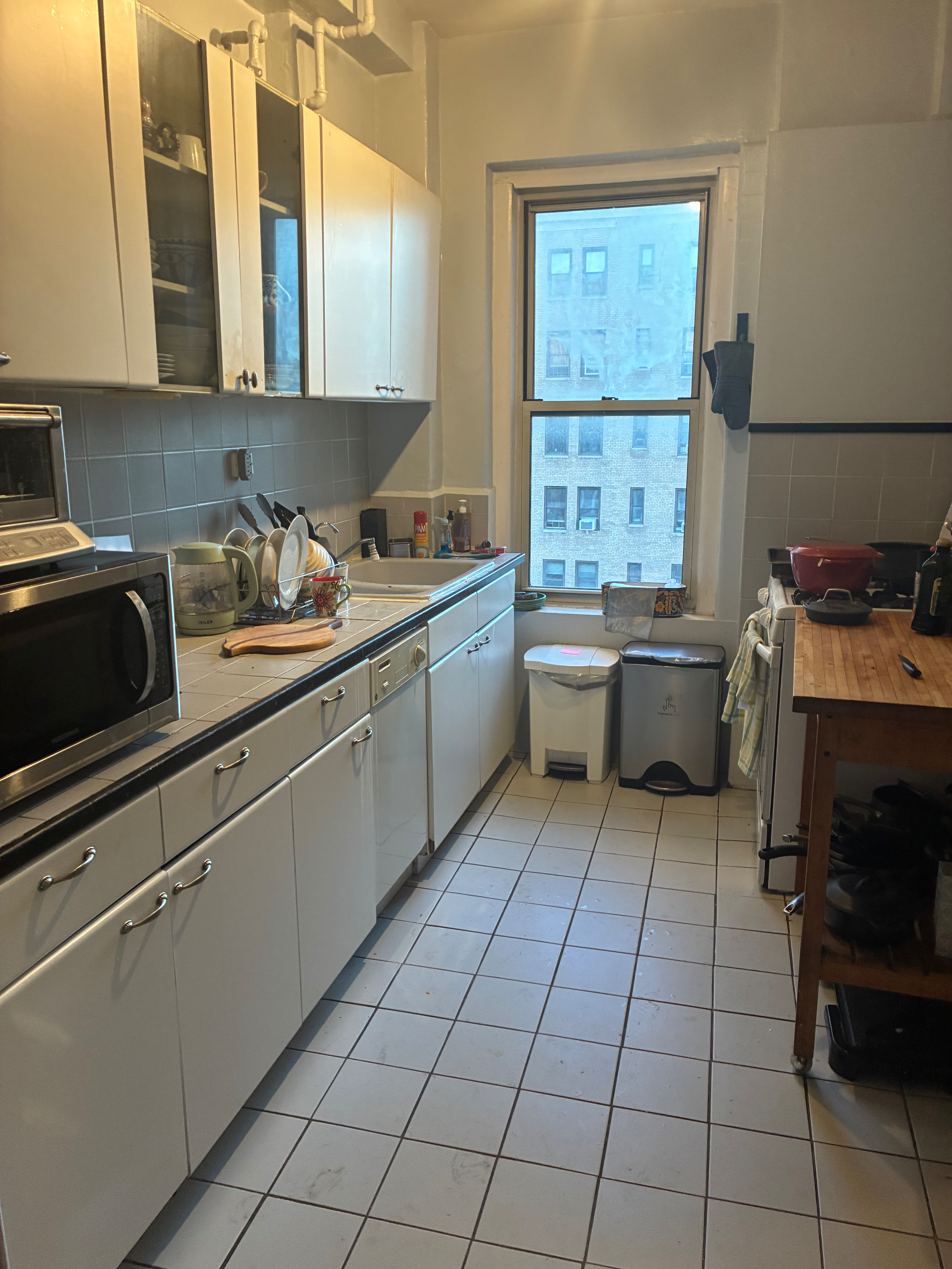 Cozy, spacious, and comfortable...Upper West Side Apartment. - Photo 4
